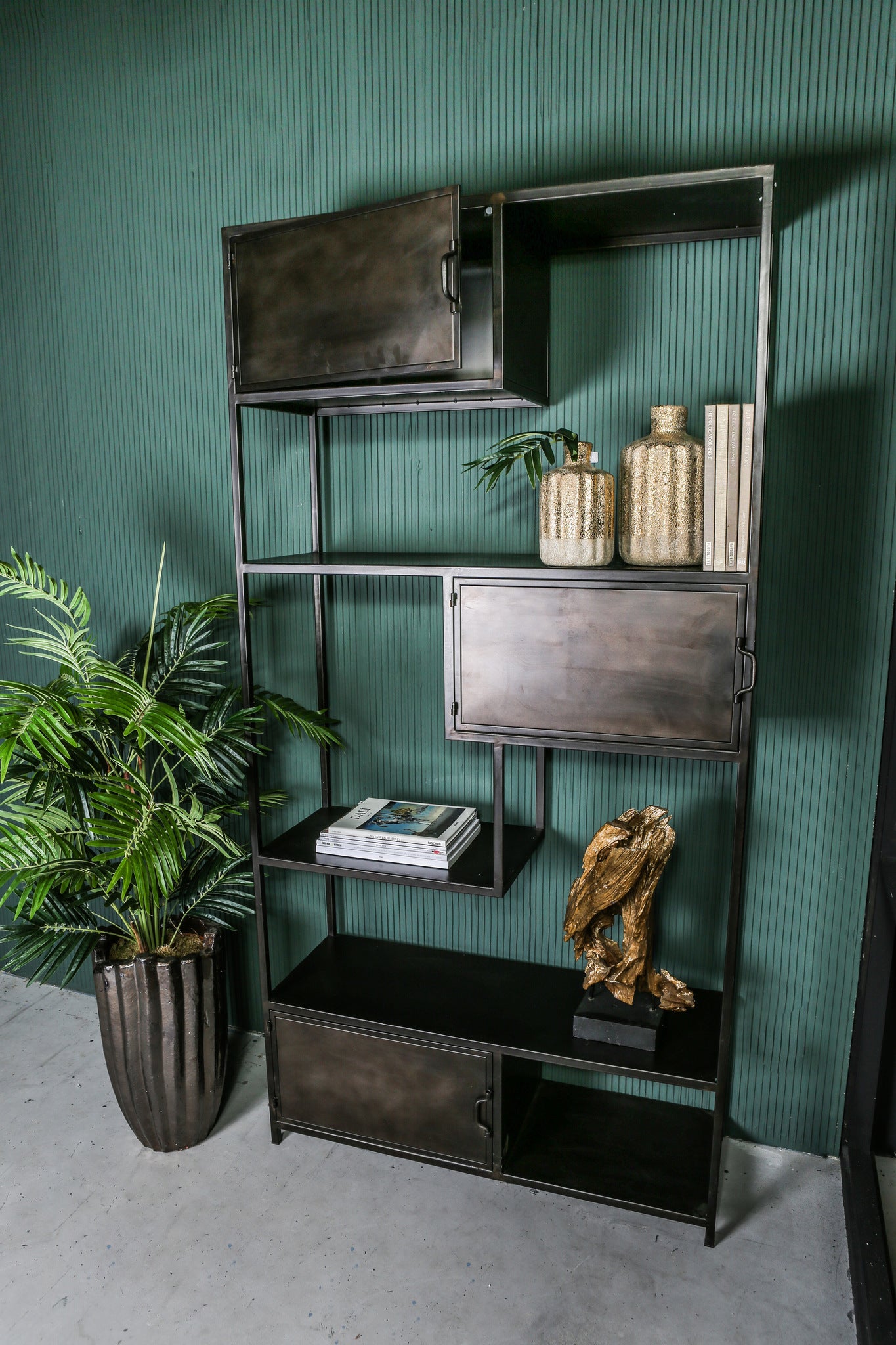 Duana Playful rusty black Iron high cabinet - Photo 3