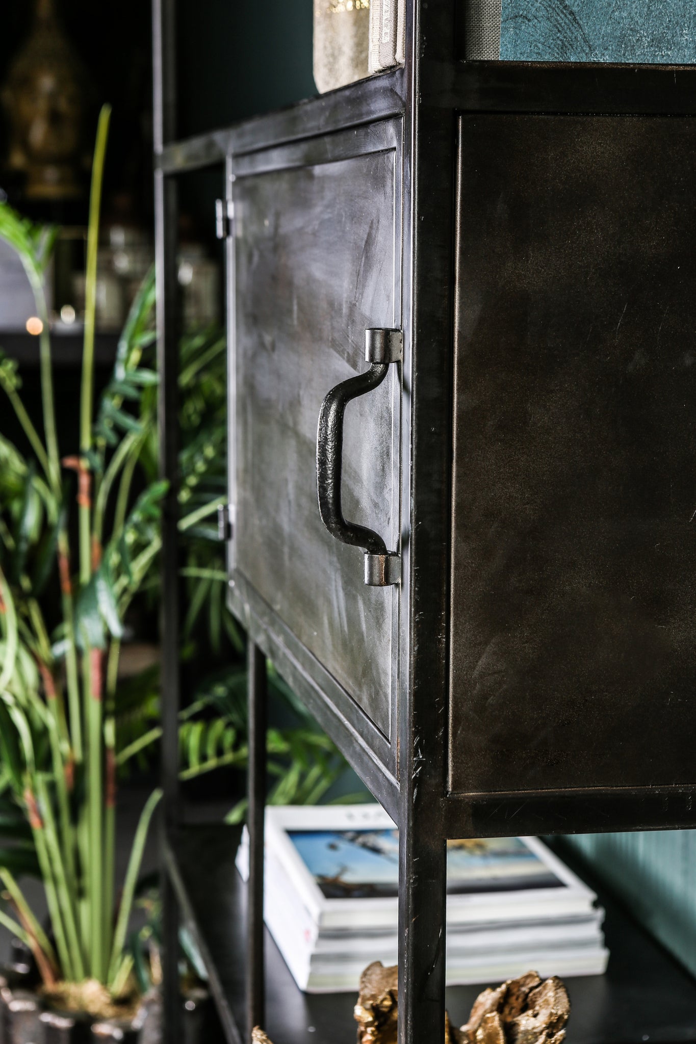 Duana Playful rusty black Iron high cabinet - Photo 2