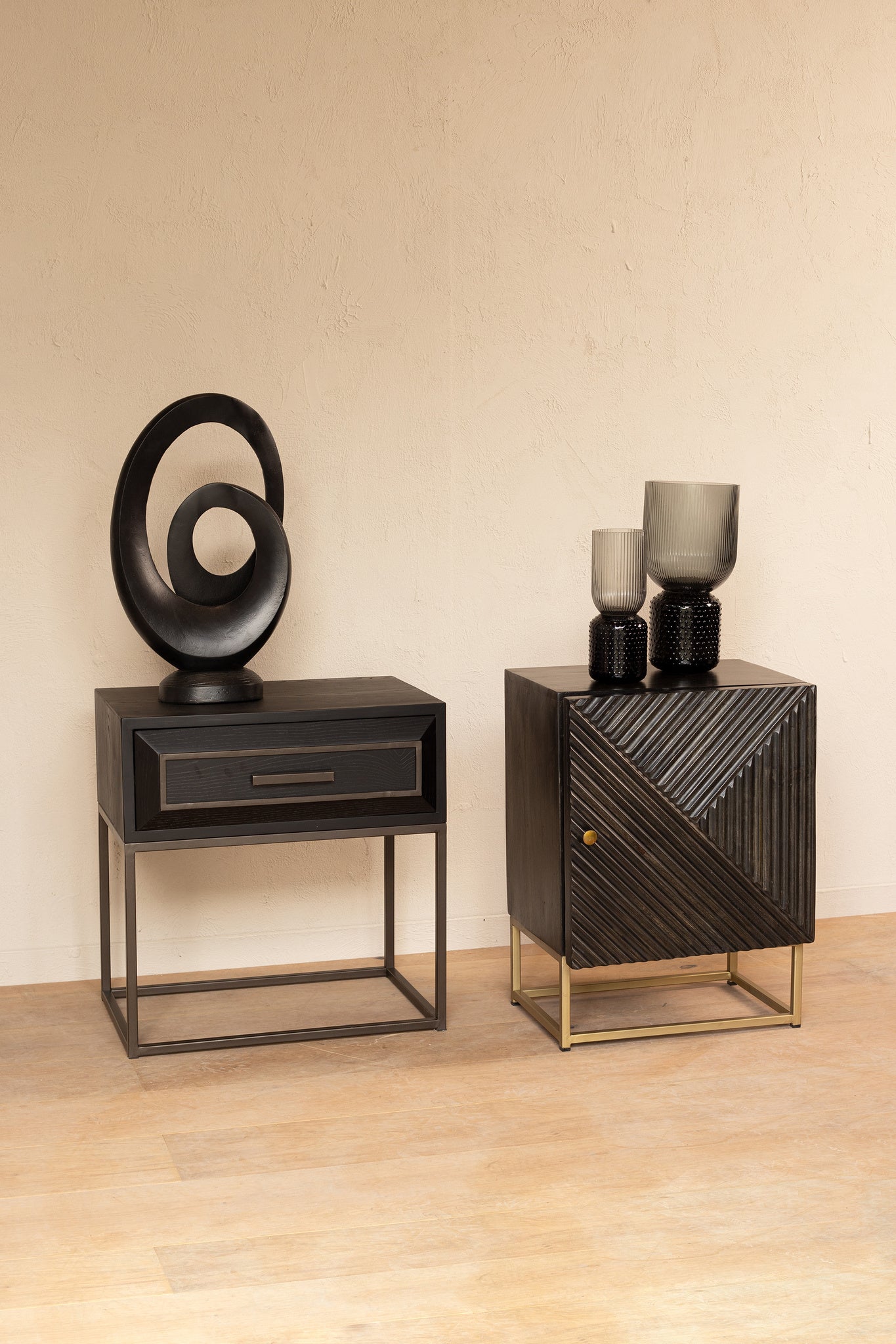 Lixly Black wood iron frame bedside cabinet - Photo 6