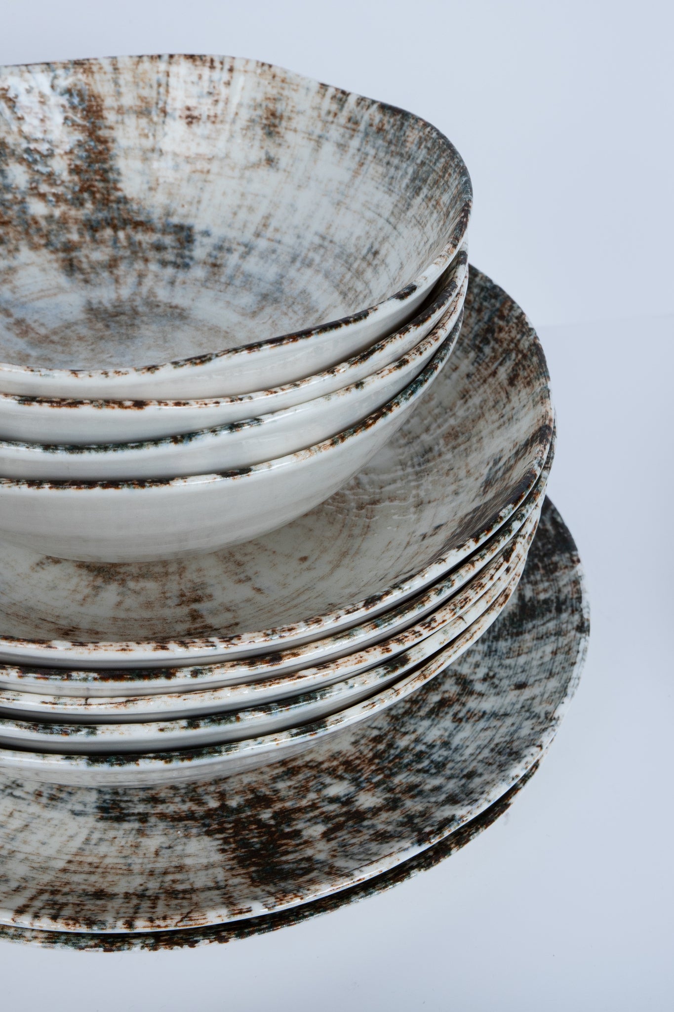 Kaylaa Mix porcelain deep plate brown round