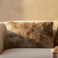 Housse de Coussin Linde — Beige Fausse Fourrure Carré L