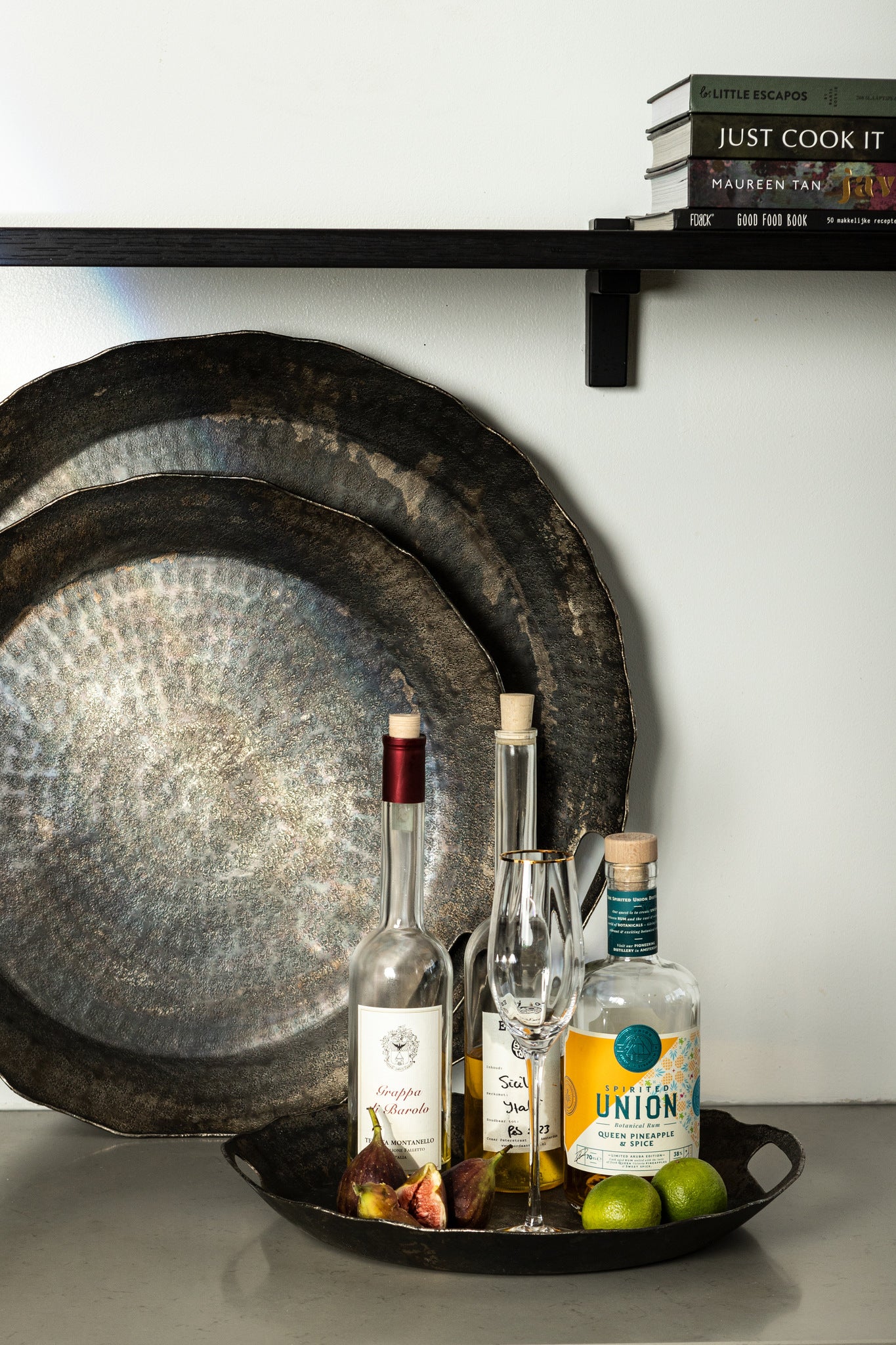 Semin Silver alu round rustic tray wavy edge S