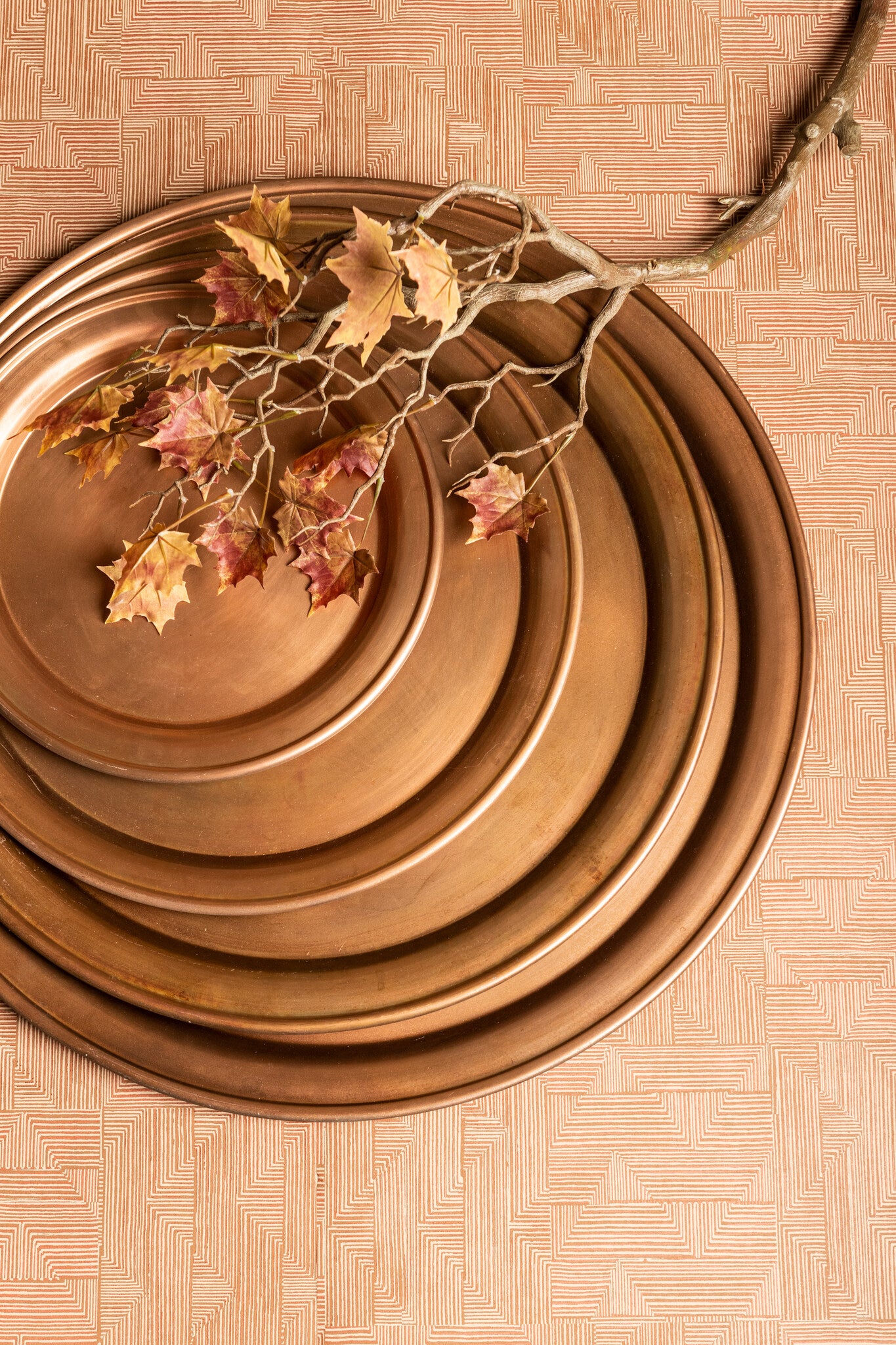 Aspyn Copper iron round bowl with border XL