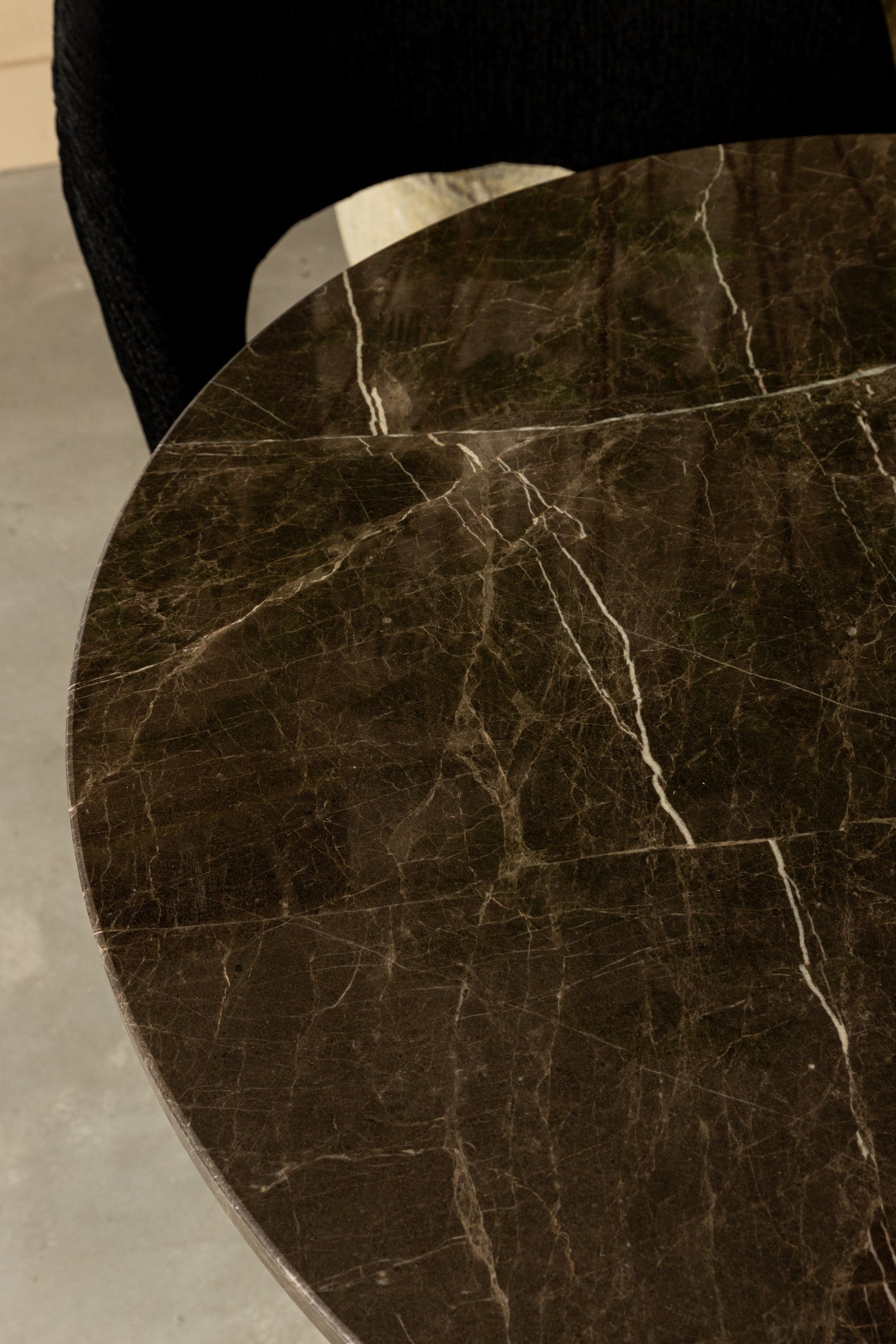 Plaza bistrotable round brown marble taupe base - Photo 2
