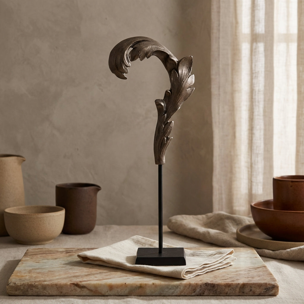 Imelda Black alu statue leaf shaped Small