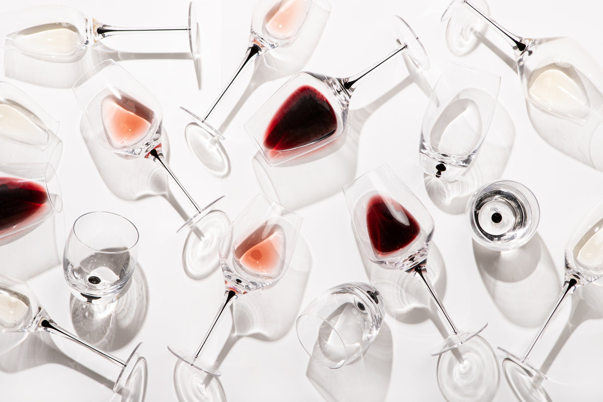 Clive Clear white wine glass black drop