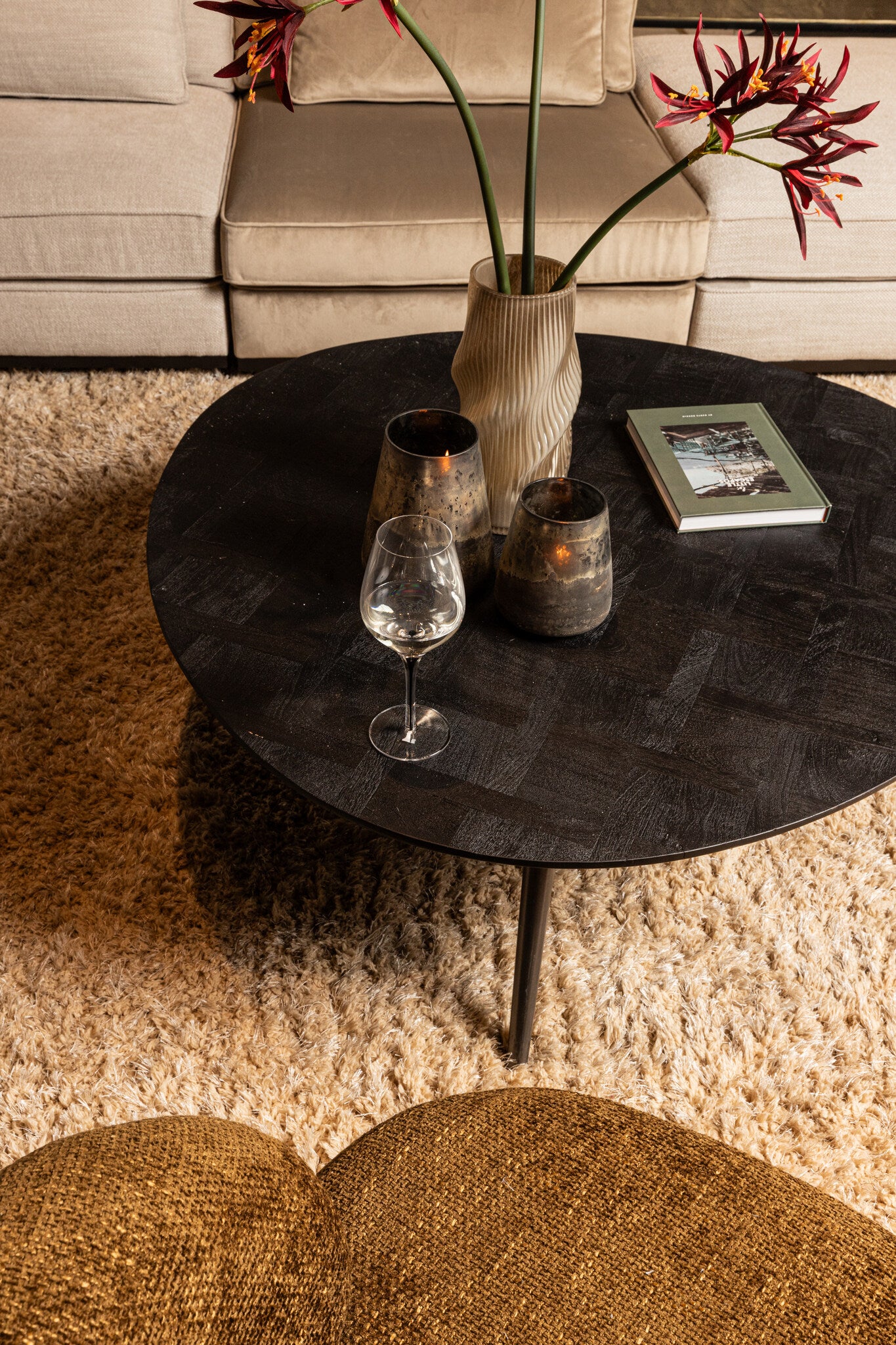 Fieron Black wooden coffee table organic round - Photo 4
