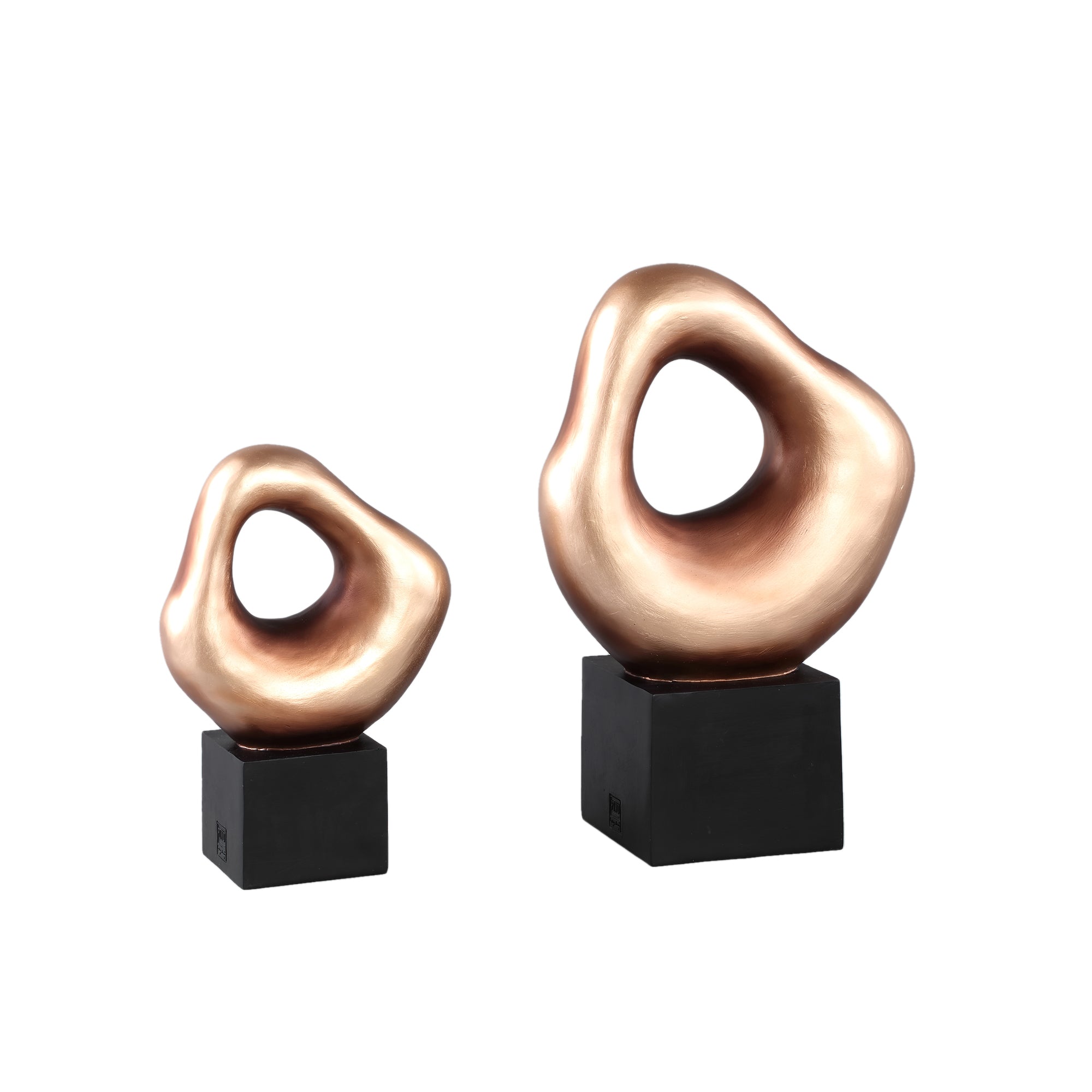 Dolcey Gold poly organic shaped statue on base L