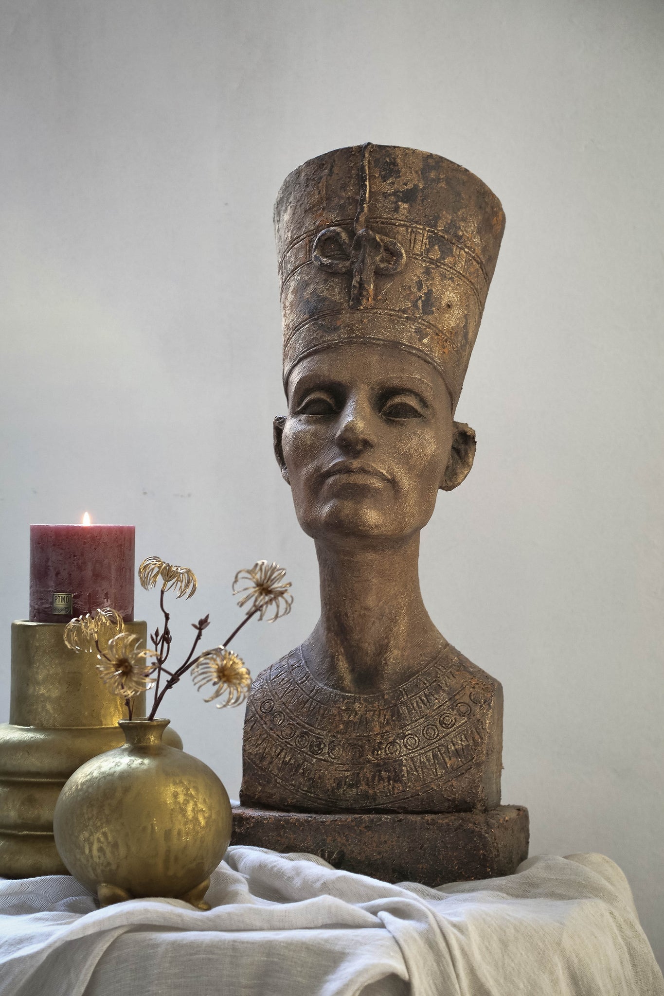 Zaeden Brown magnesia man statue