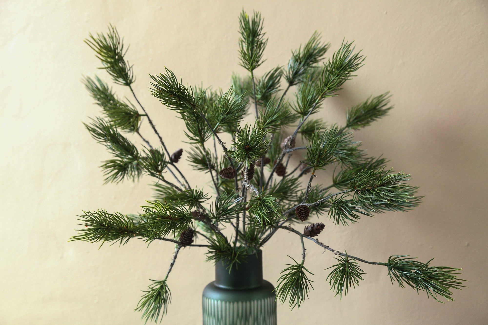 Twig Plant green pine spray with pinecones Vert — Branche artificielle — vue 3 | Häus