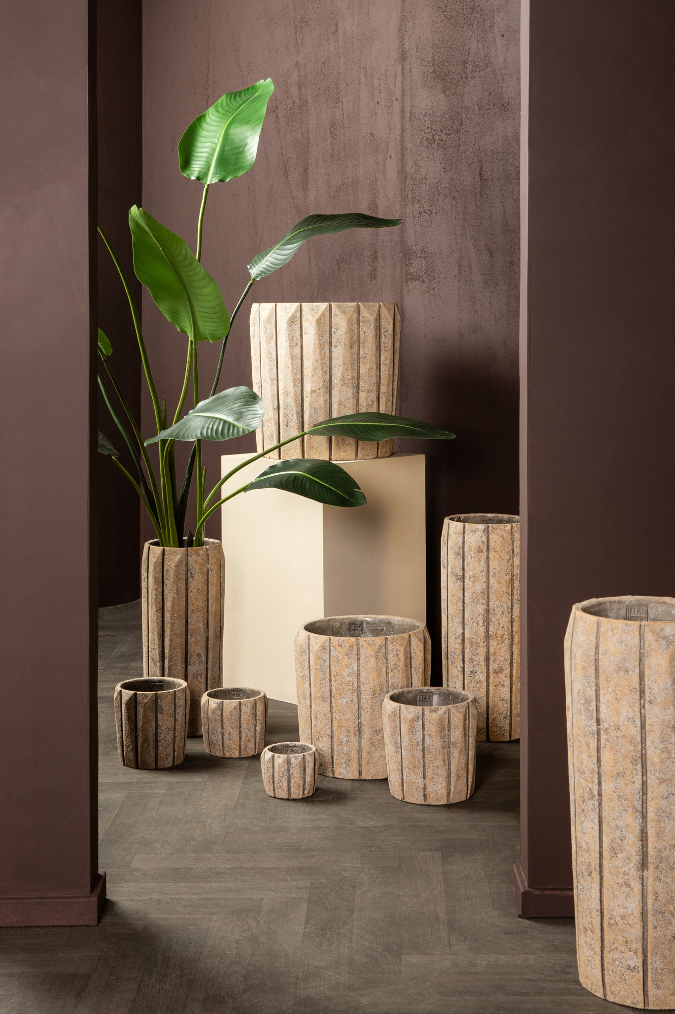 Imani Pot en ciment - L (24x24x55 cm)