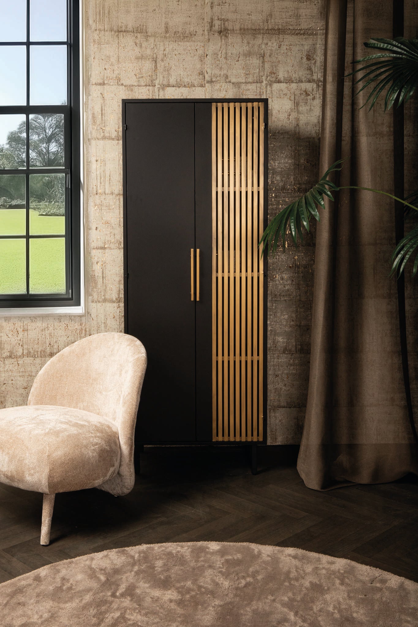 Sayan cabinet black and gold - Photo 3
