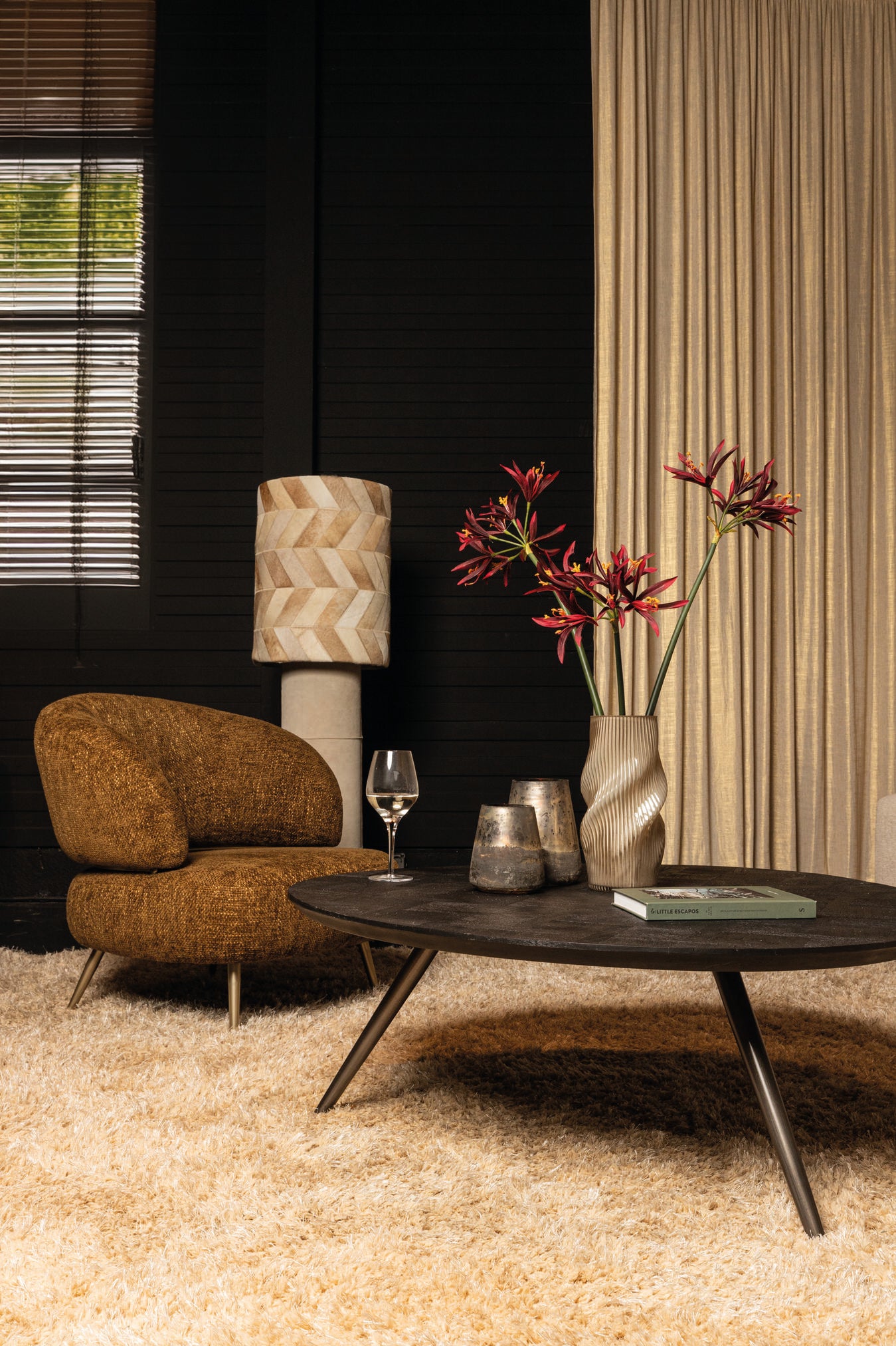 Fieron Black wooden coffee table organic round - Photo 2