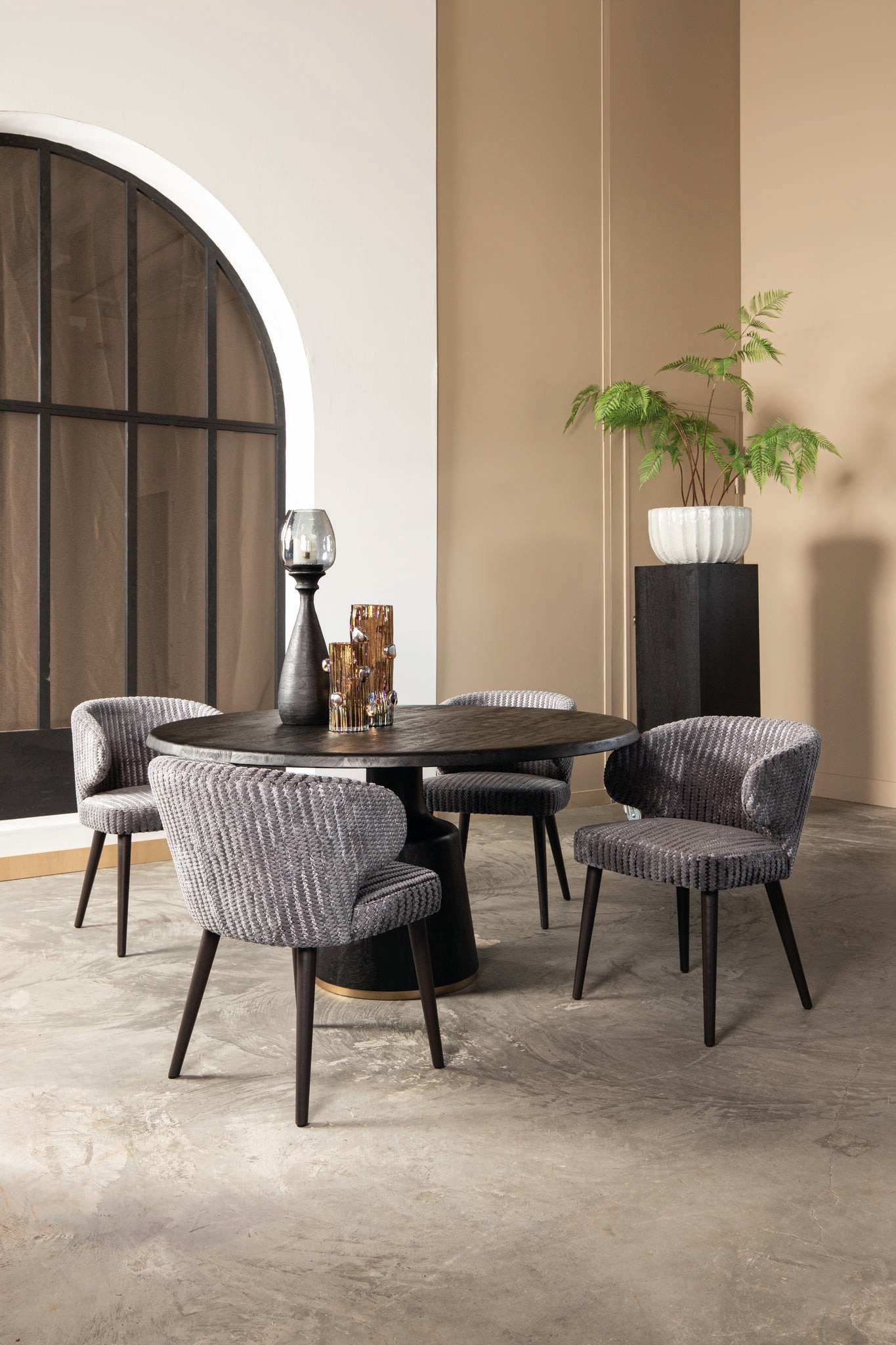 Fiori Taupe 19 dining chair dark brown wood legs - Photo 3
