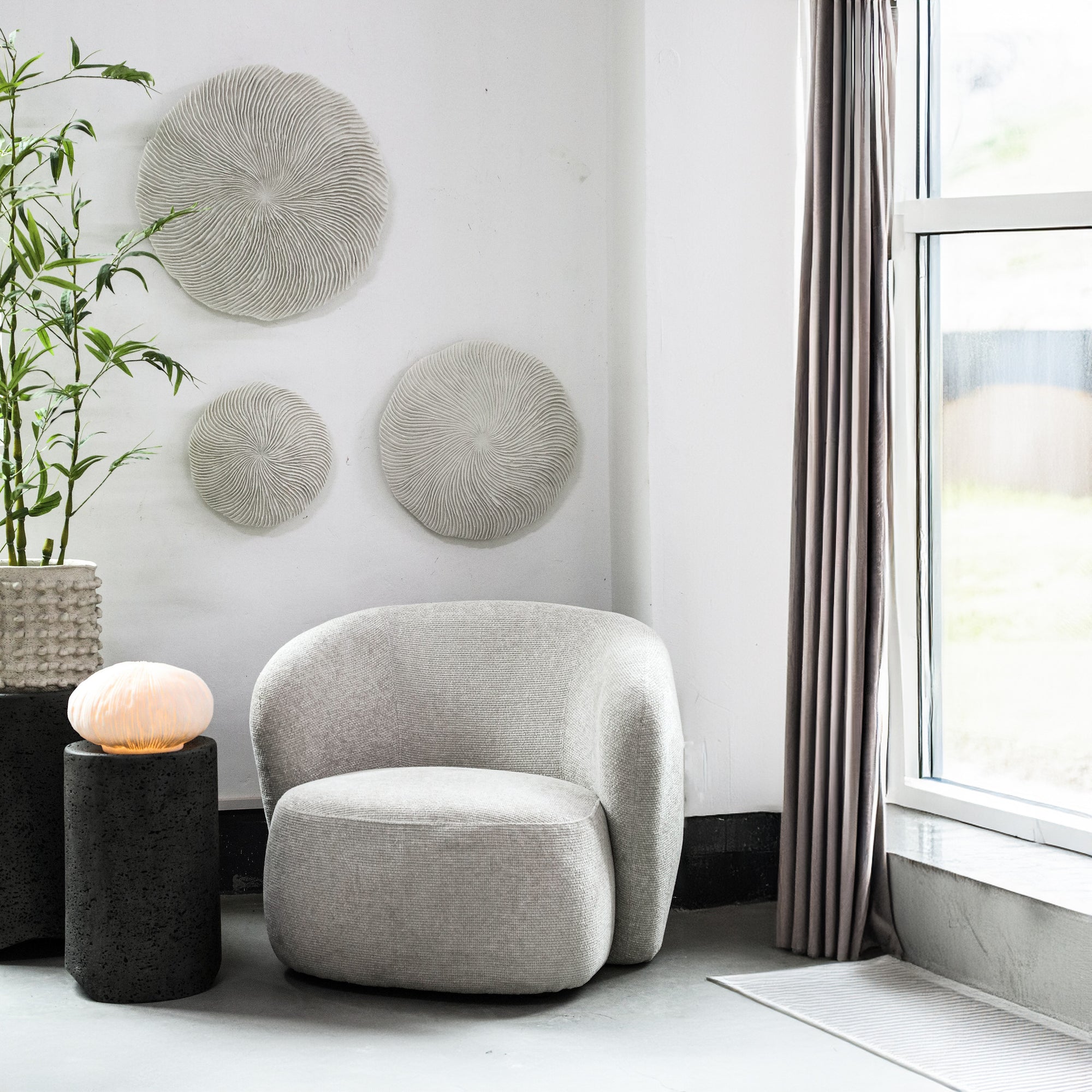 Kathelle White poly round coral shaped wallpanel S