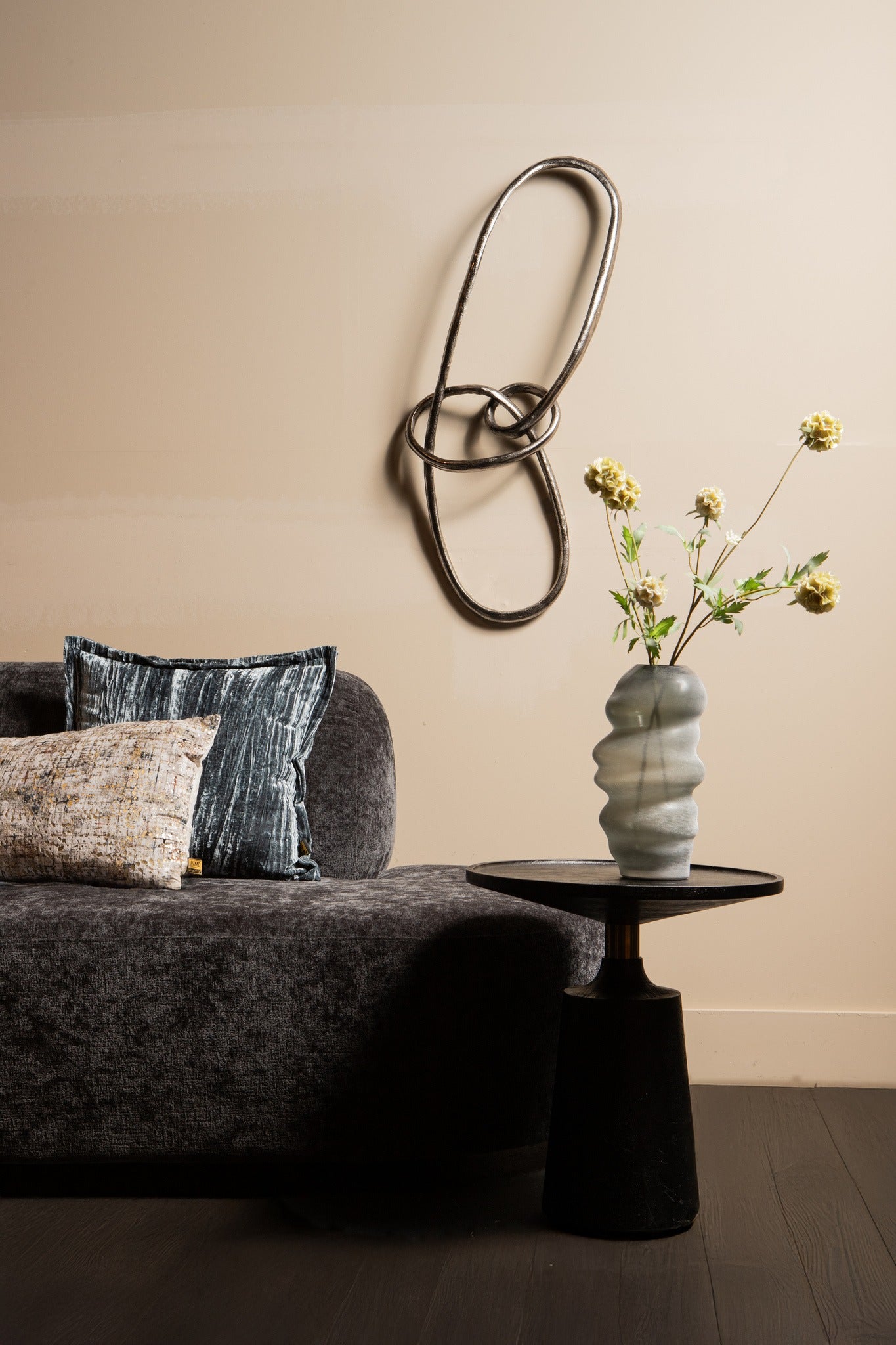 Wun Nickel casted alu knot wall decoration oval