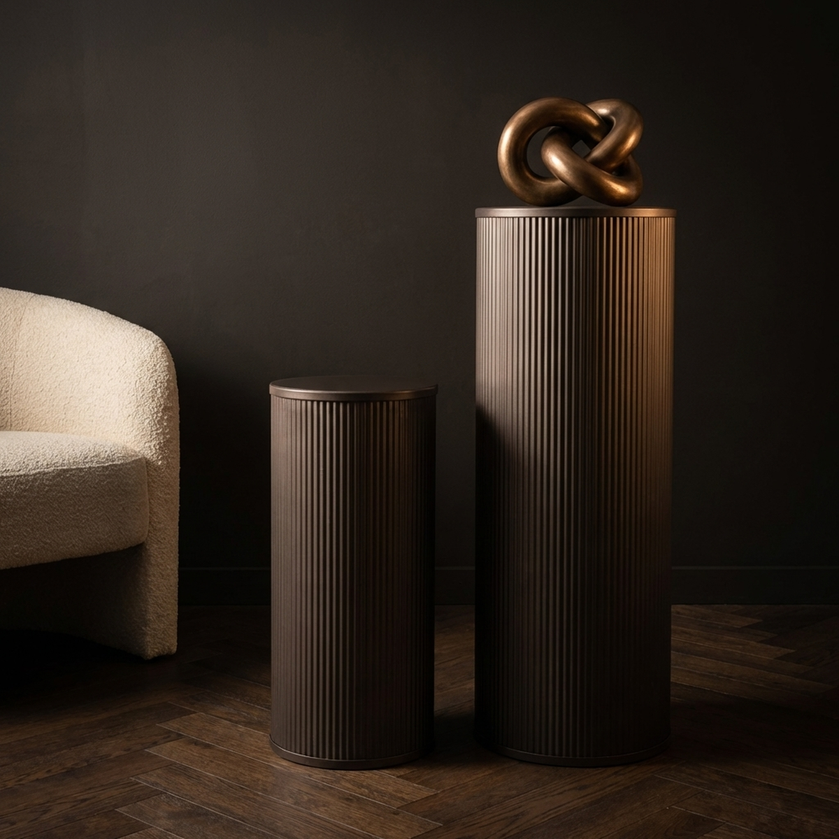 Piédestal Midda — Gris Foncé Acier Nervuré Set de 2 — Vue lifestyle