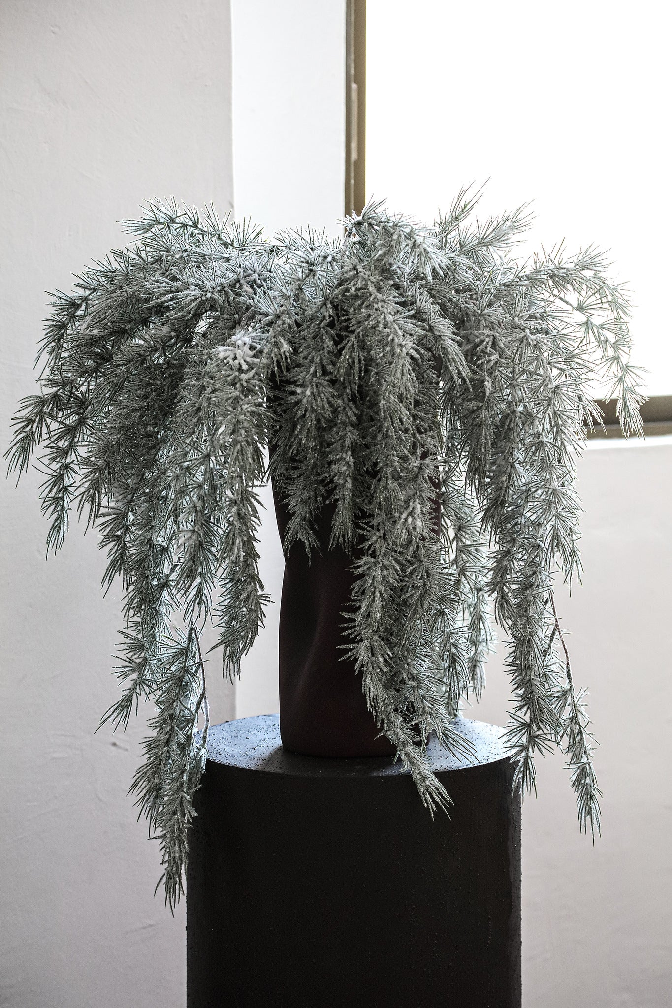 Twig Plant Green snowed cedar hanging spray Vert — Branche artificielle — vue 2 | Häus
