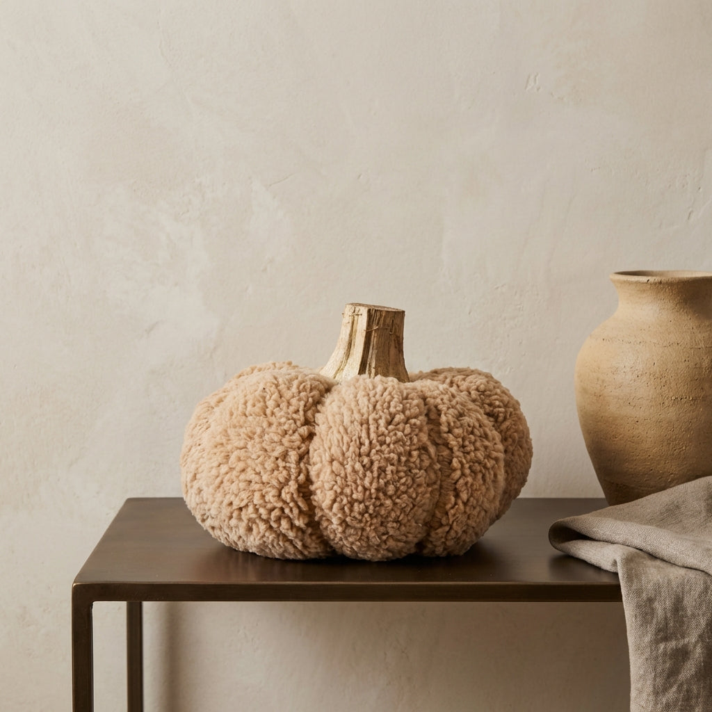 Siamah Beige bouclé pumpkin statue M