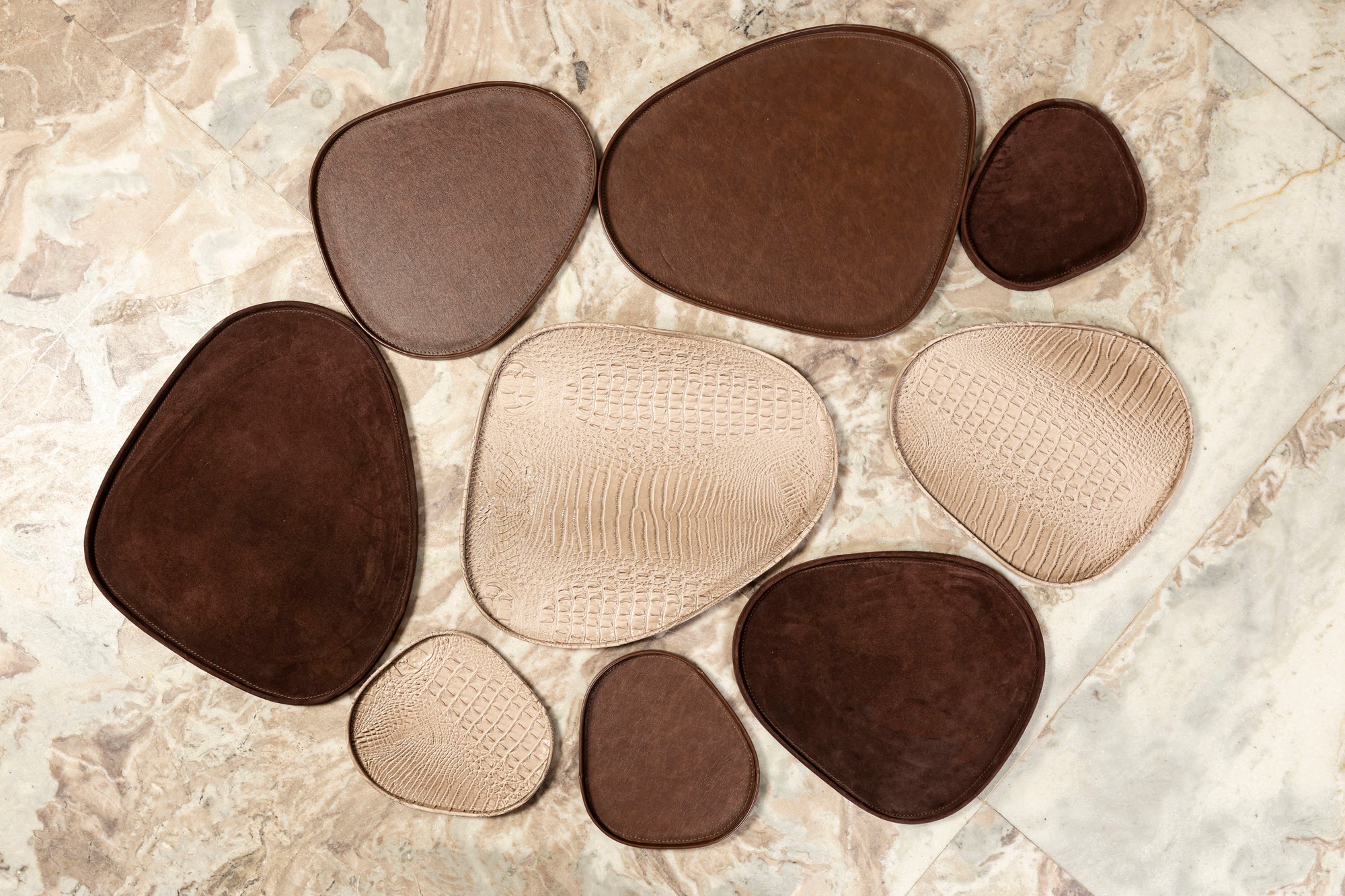 Sarahkate Dark Brown vegan leather plate organic S
