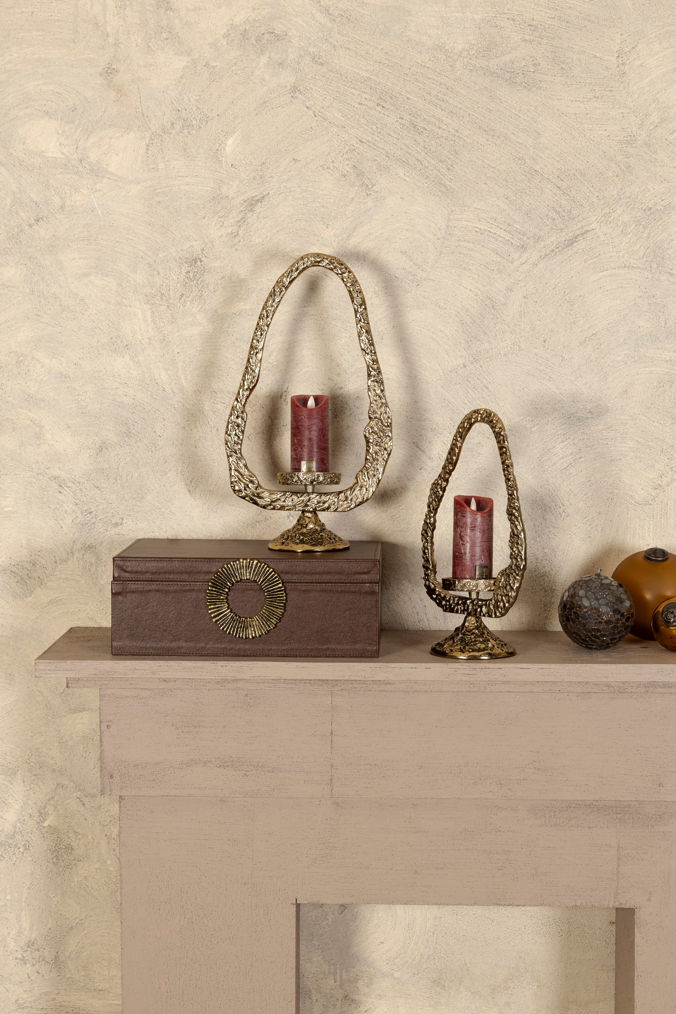 Yindee Chandeliers en aluminium moulé — Ant Gold Alu Oval Candle Holder - Laiton