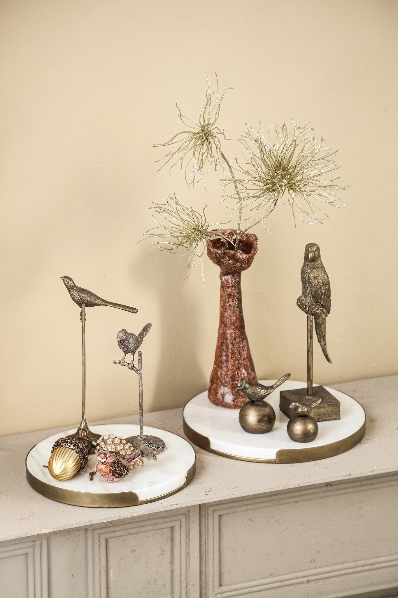 Corrinae Gold iron bird statue on ball L