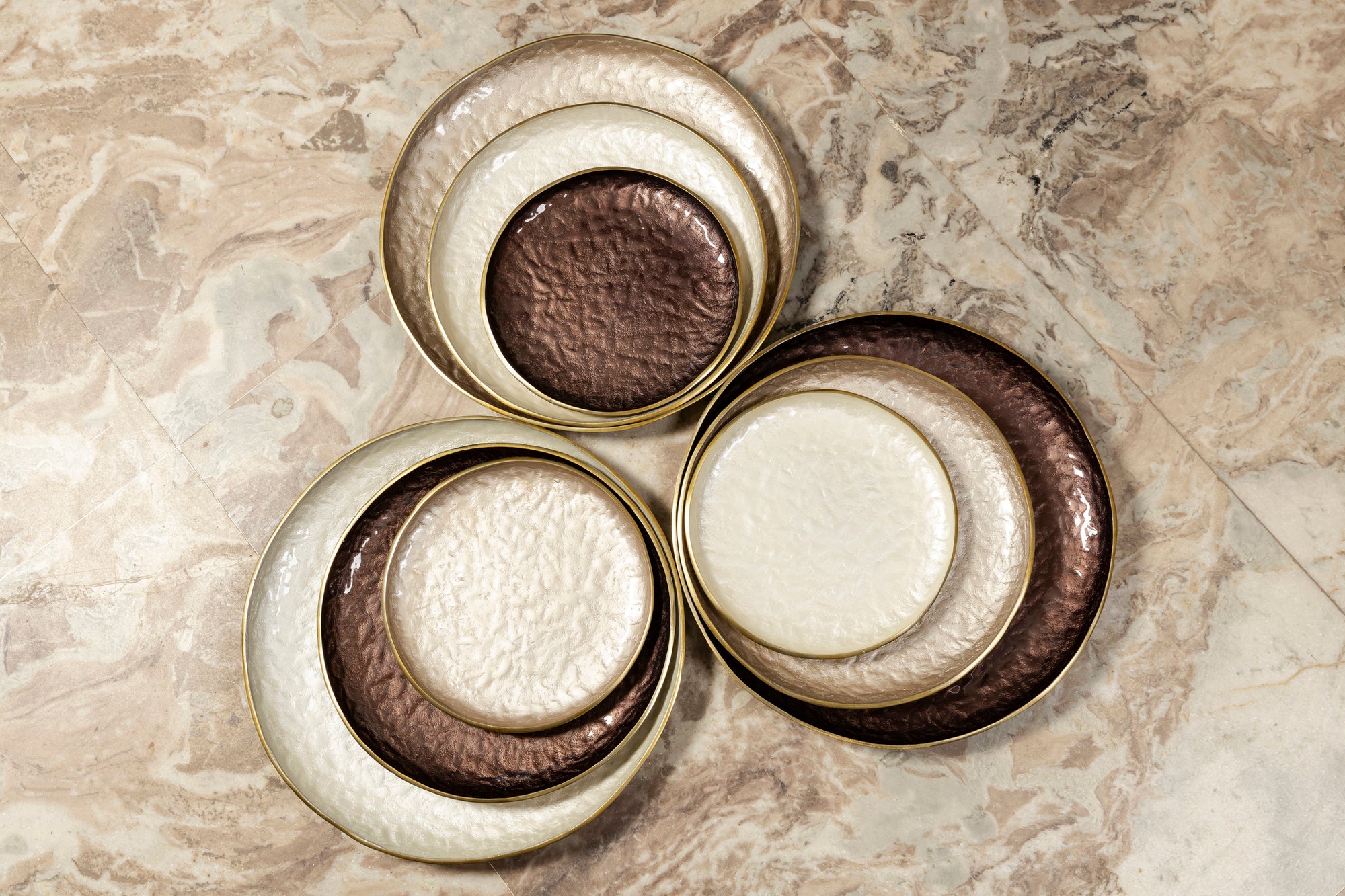 Lysse Champagne casted alu enamel plate round S