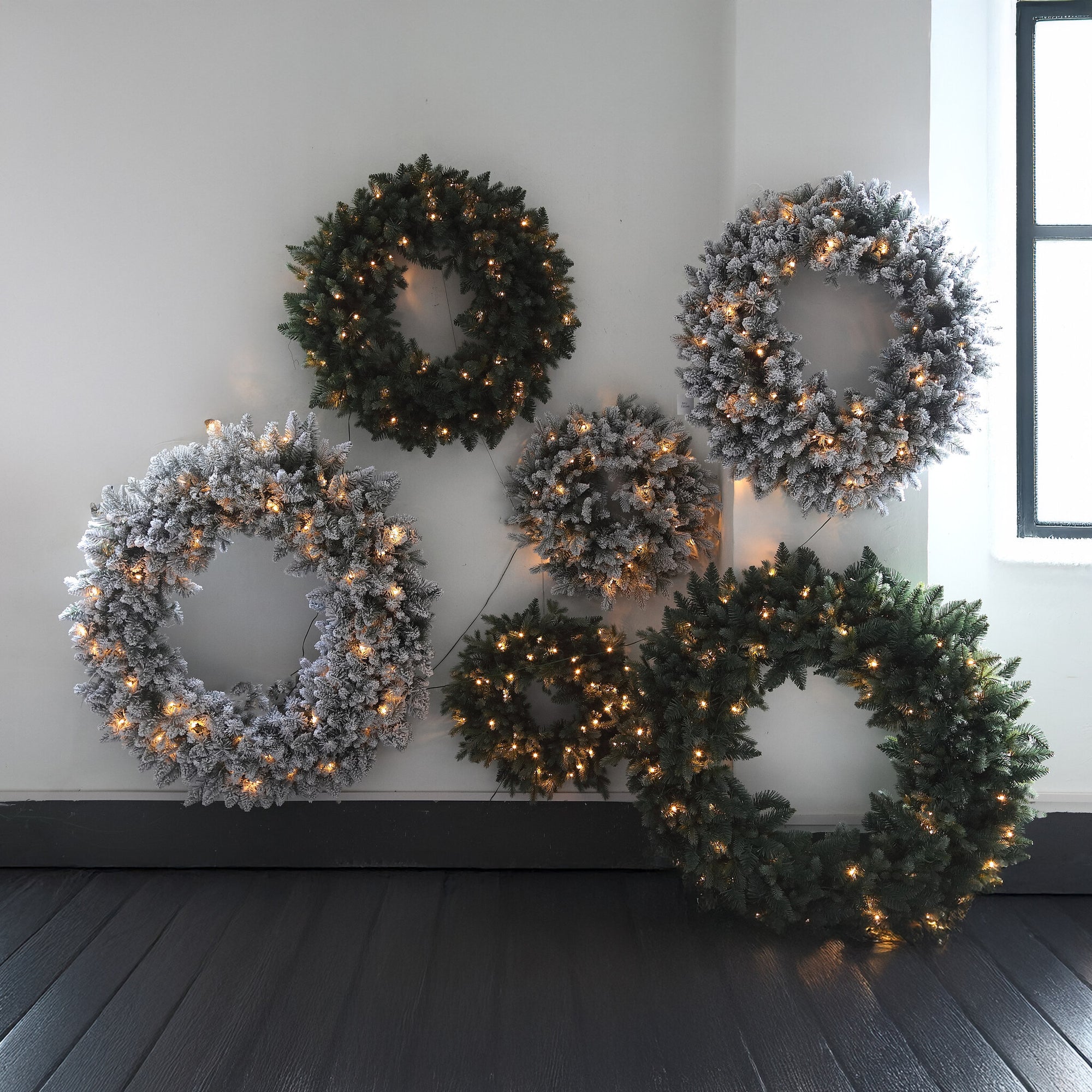 Ceriah Green PVC and PE mix wreath with lights L