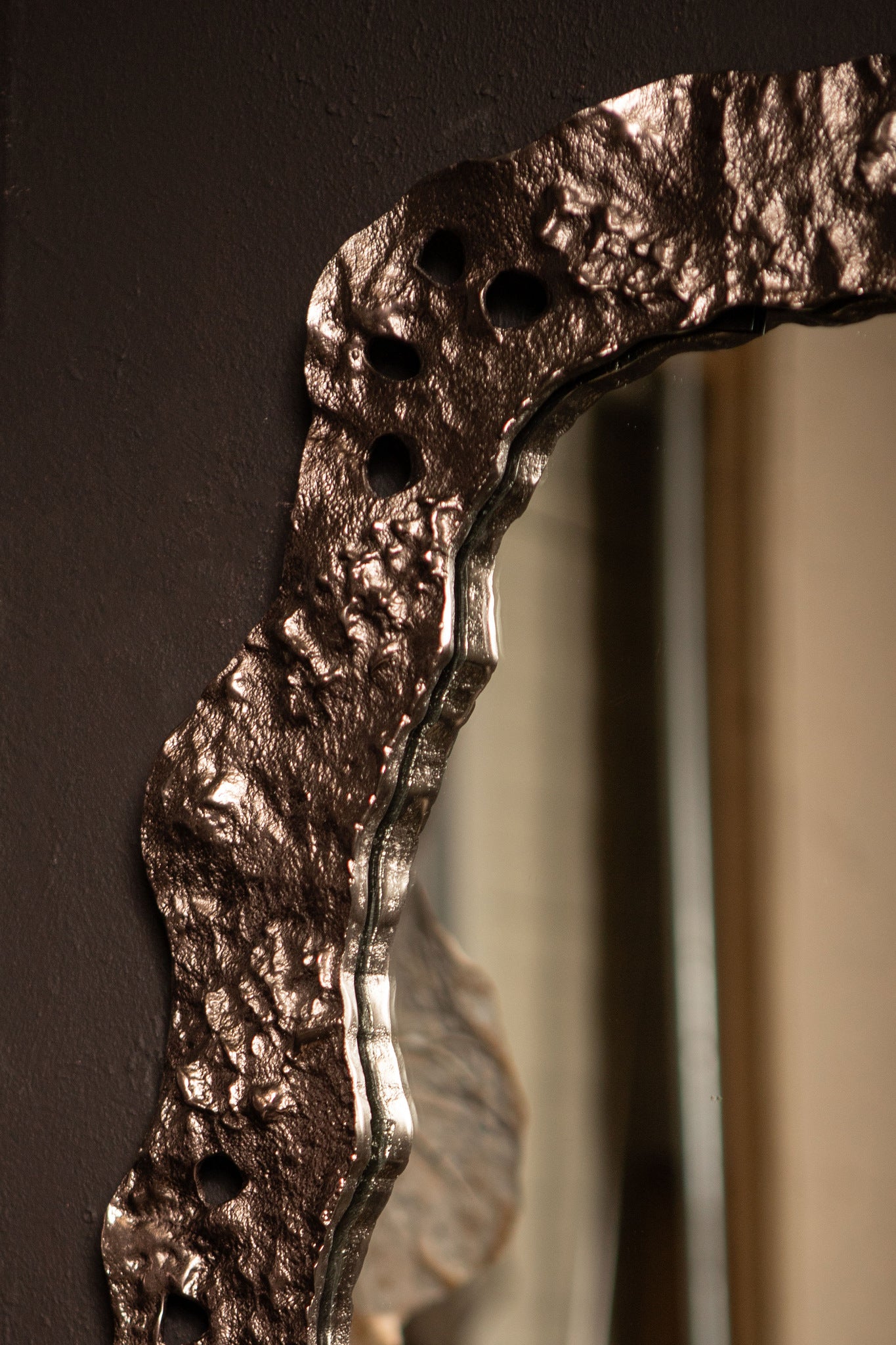 Kariss Bronze casted alu mirror rough oval shape