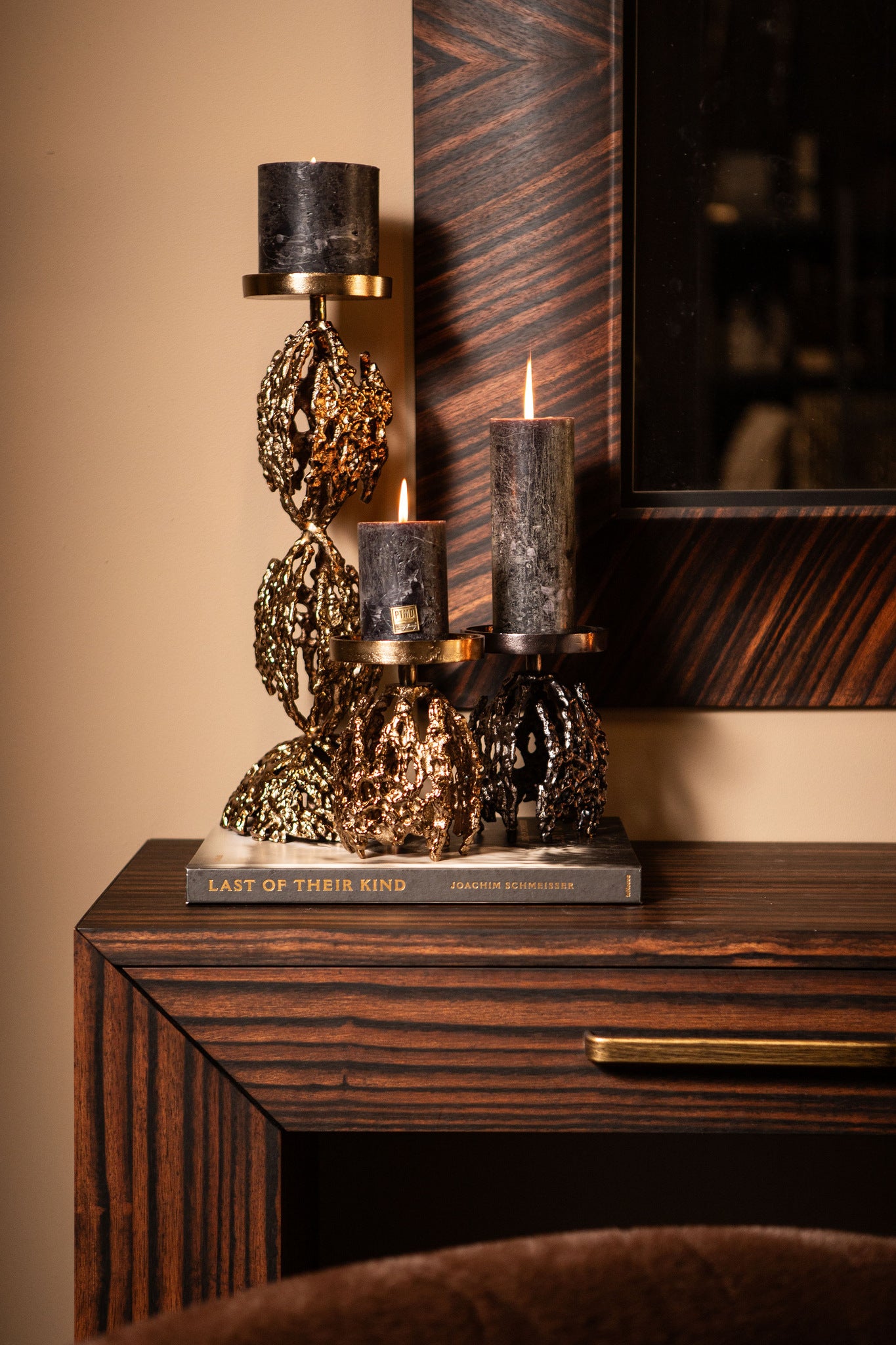 Barrie Chandeliers en aluminium — Browngold Alu Rough Candleholder Round - Marron