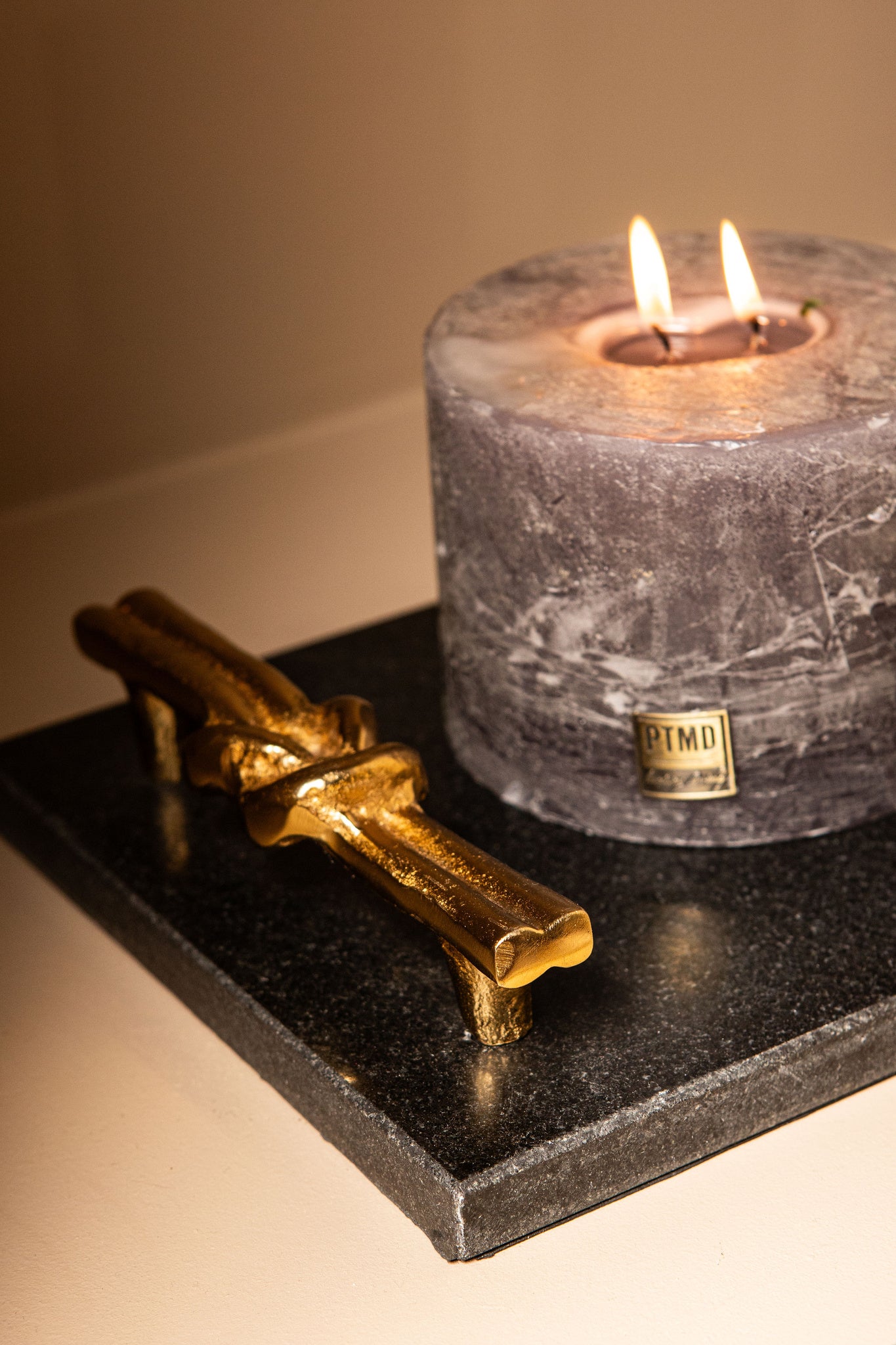 Aimie Black marble tray with golden knot handle