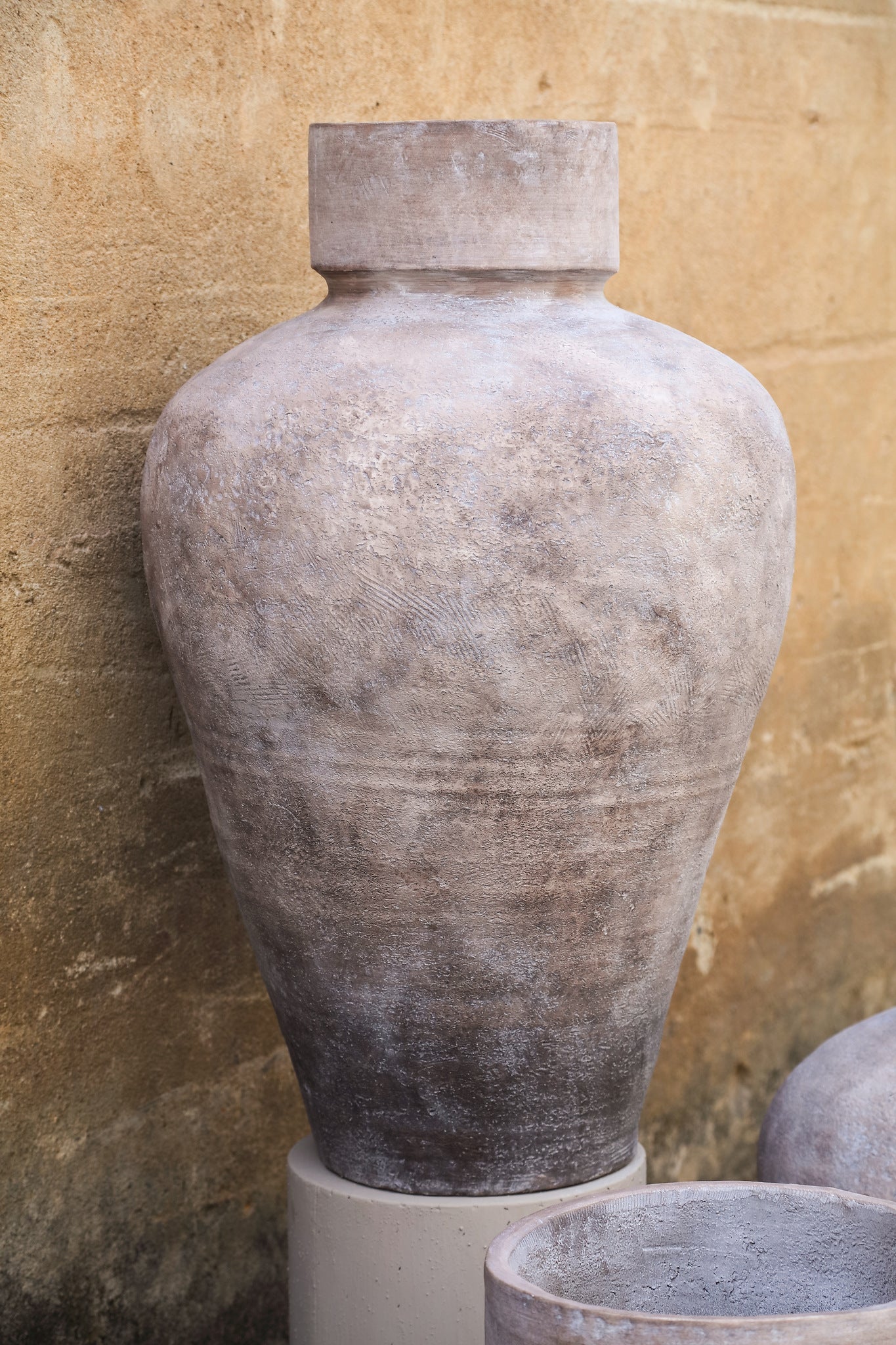 Michle Pot en ciment - L (62x62x99 cm)