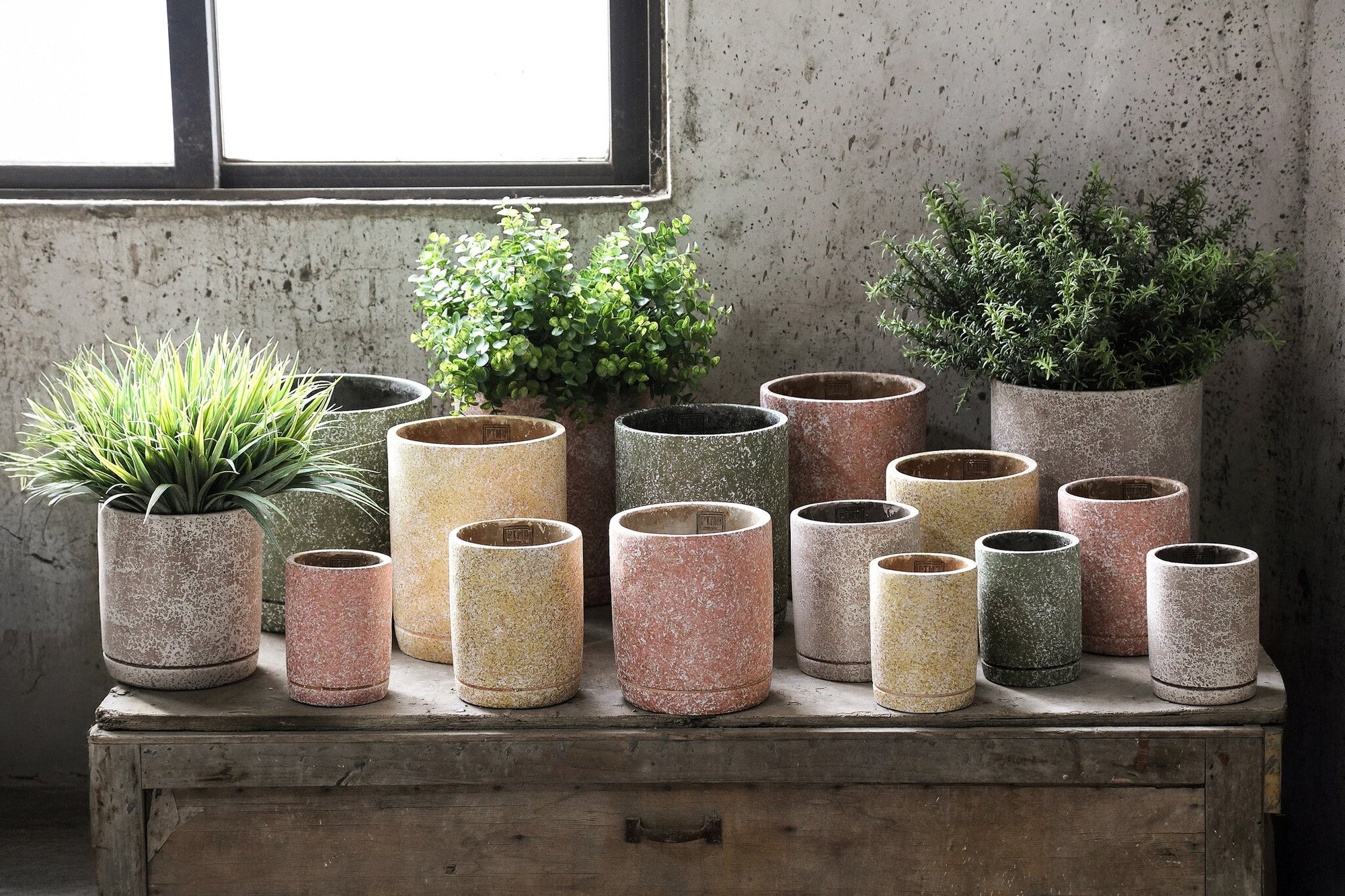 Pot Asten — Ciment — Crème