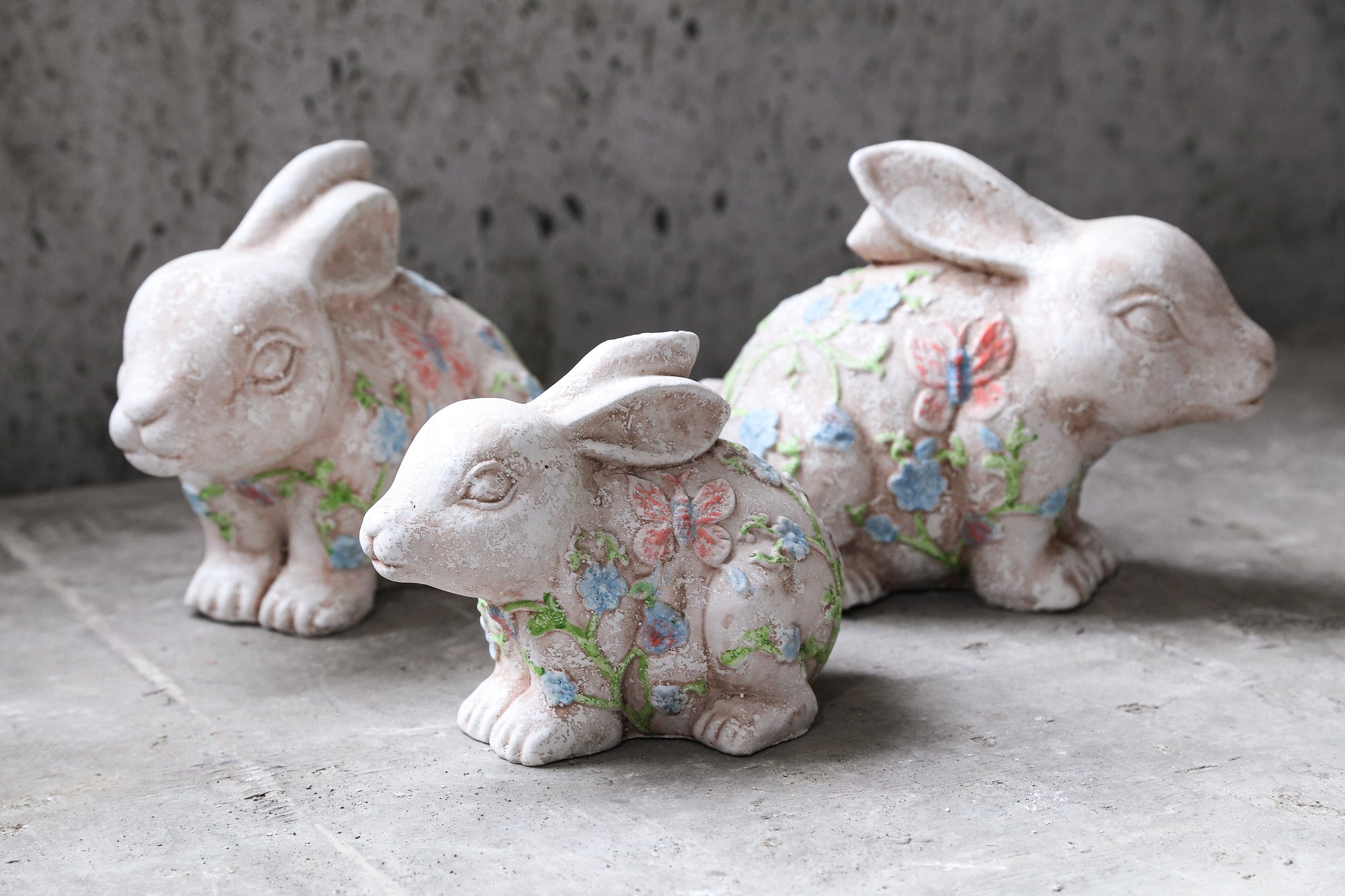 Zanya Cream rabbit shaped cement statue w flowersL