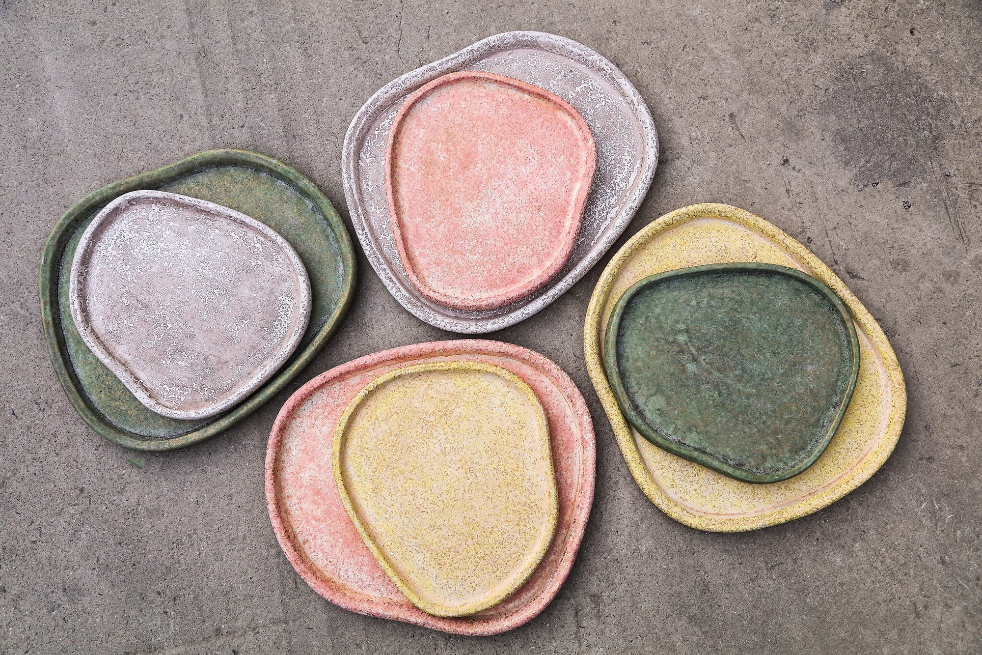 Killeen Yellow organic shaped cement plate L