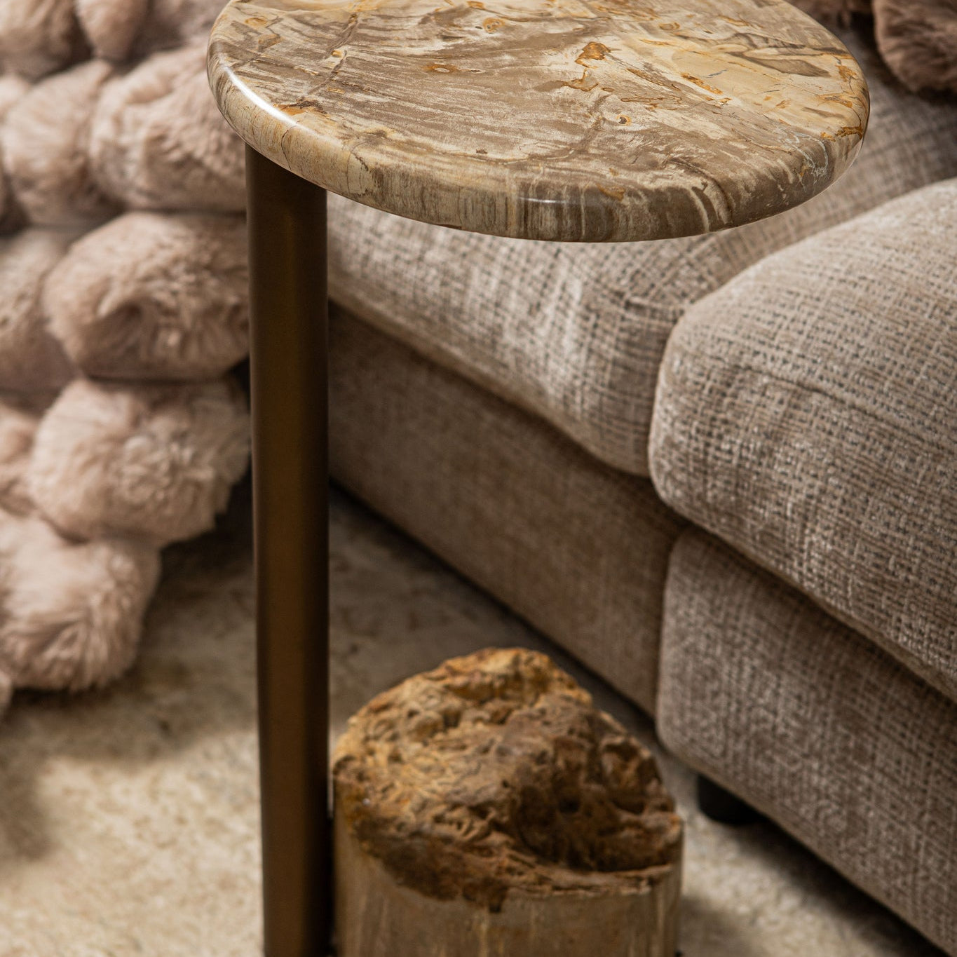 Ataja Natural petrified wood sidetable brass leg - Photo 2