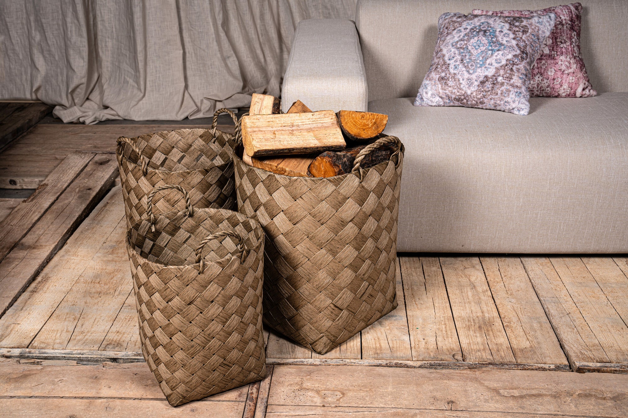 Clarke Green round woven paper basket w handle SV3