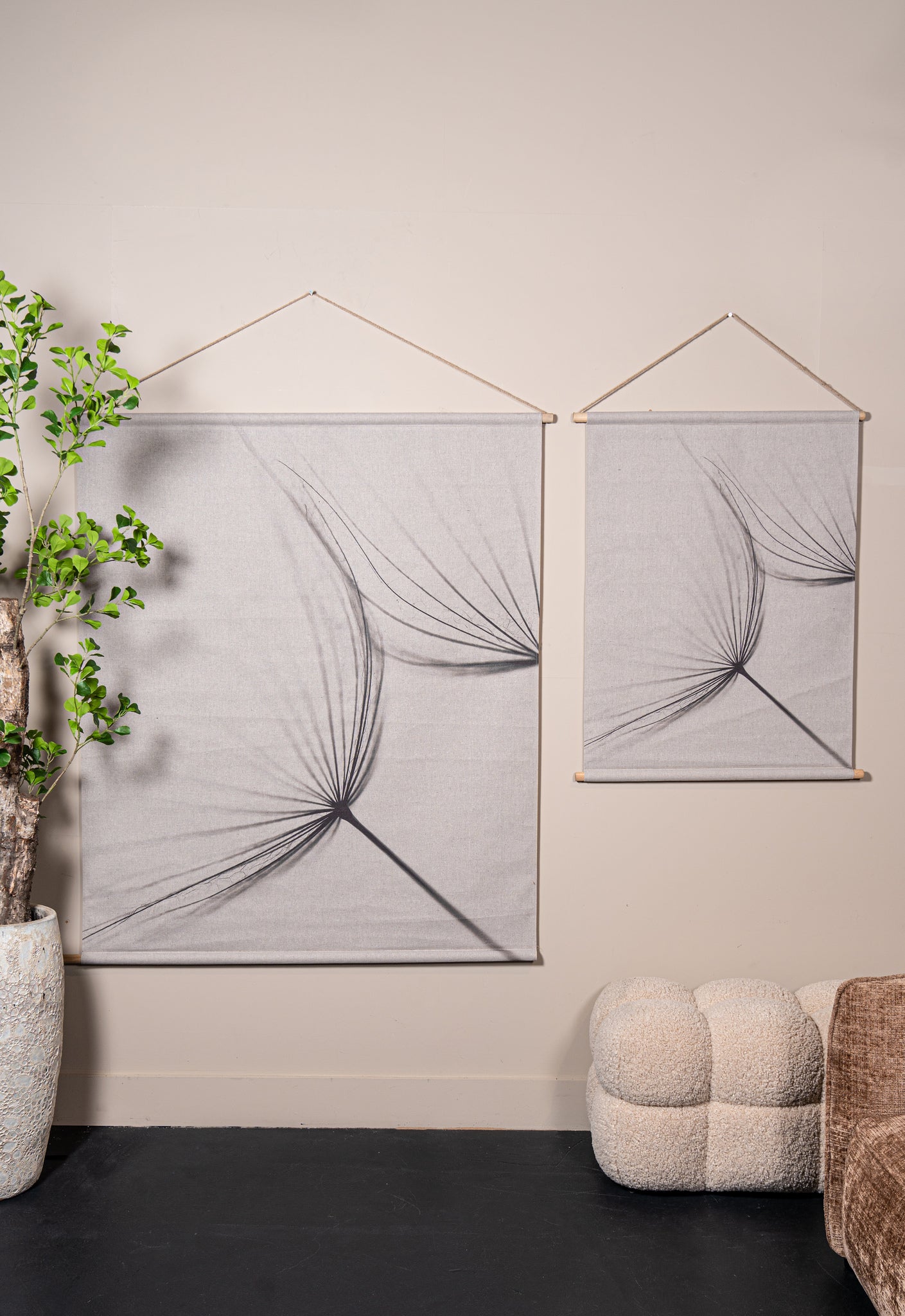 Nimrod Grey linnen paiting with dandelion large