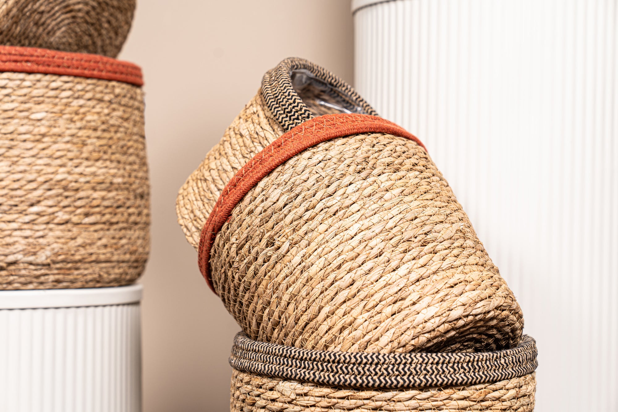 Leavy Rust border taps rattan basket SV2