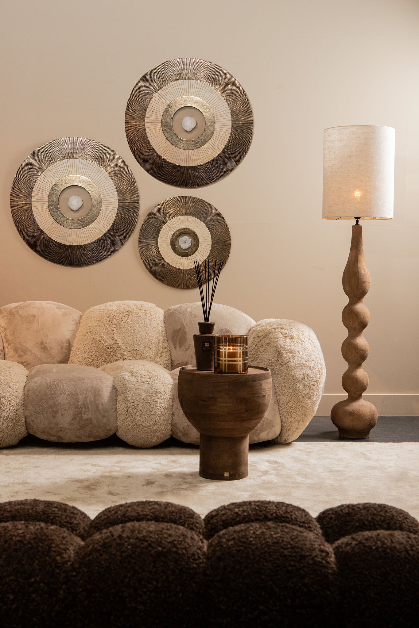 Erno Brown mango wood sidetable on base round - Photo 7