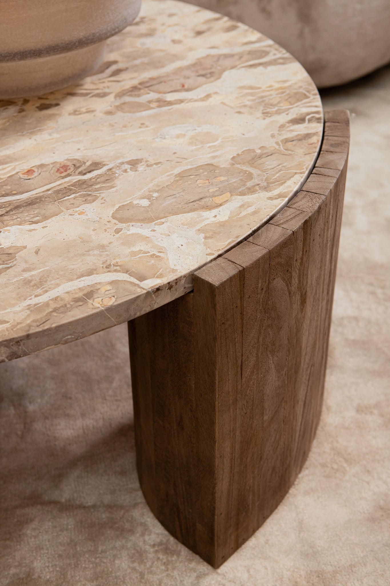 Javina Natural marble coffeetable mangowood base L - Photo 3