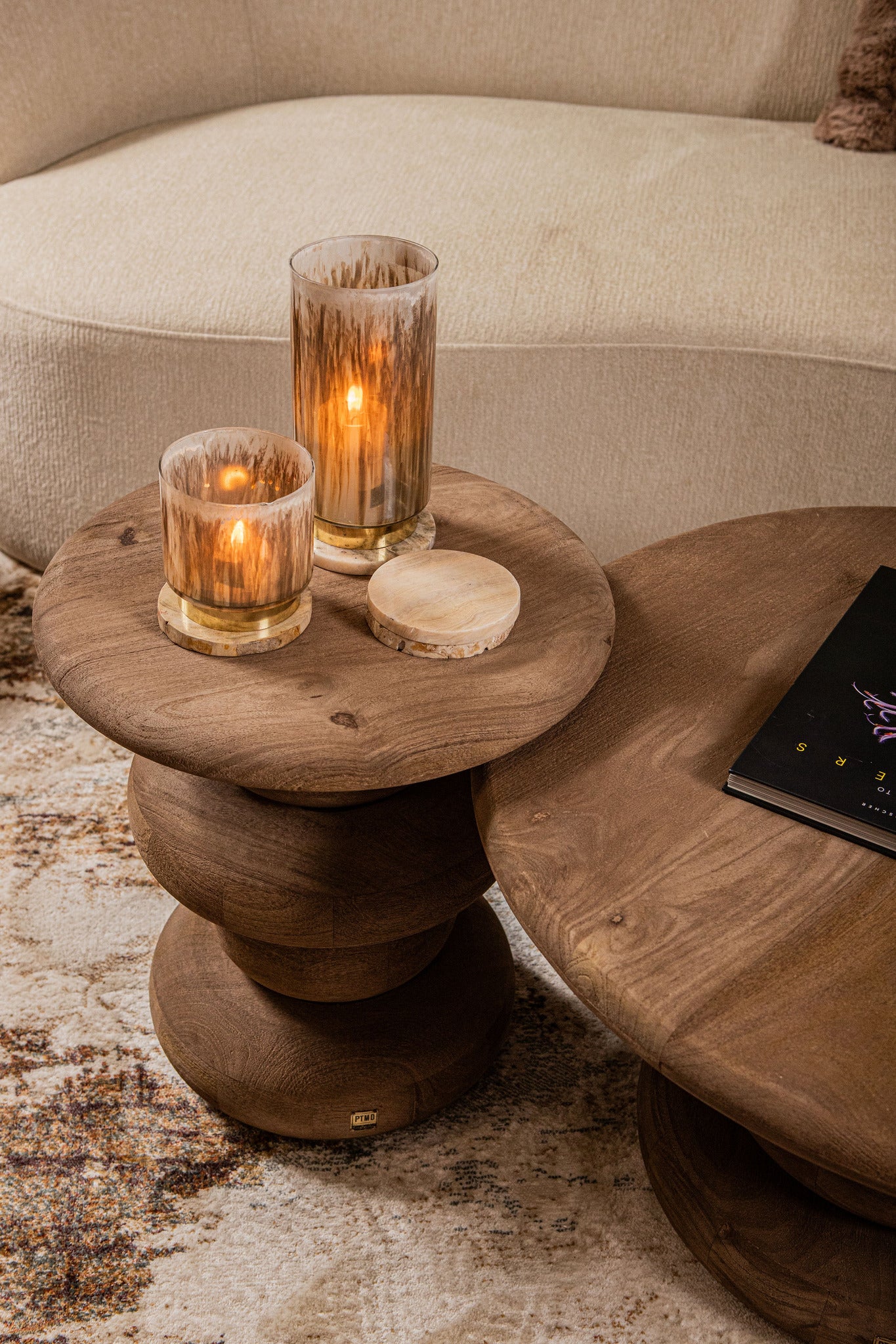 Keven Natural mango wood ribbed sidetable round - Photo 4