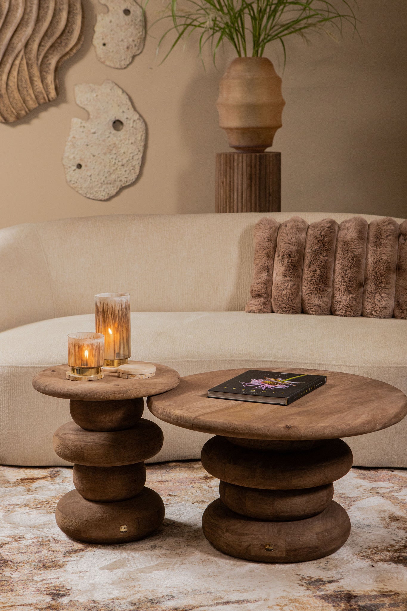 Keven Natural mango wood ribbed sidetable round - Photo 9