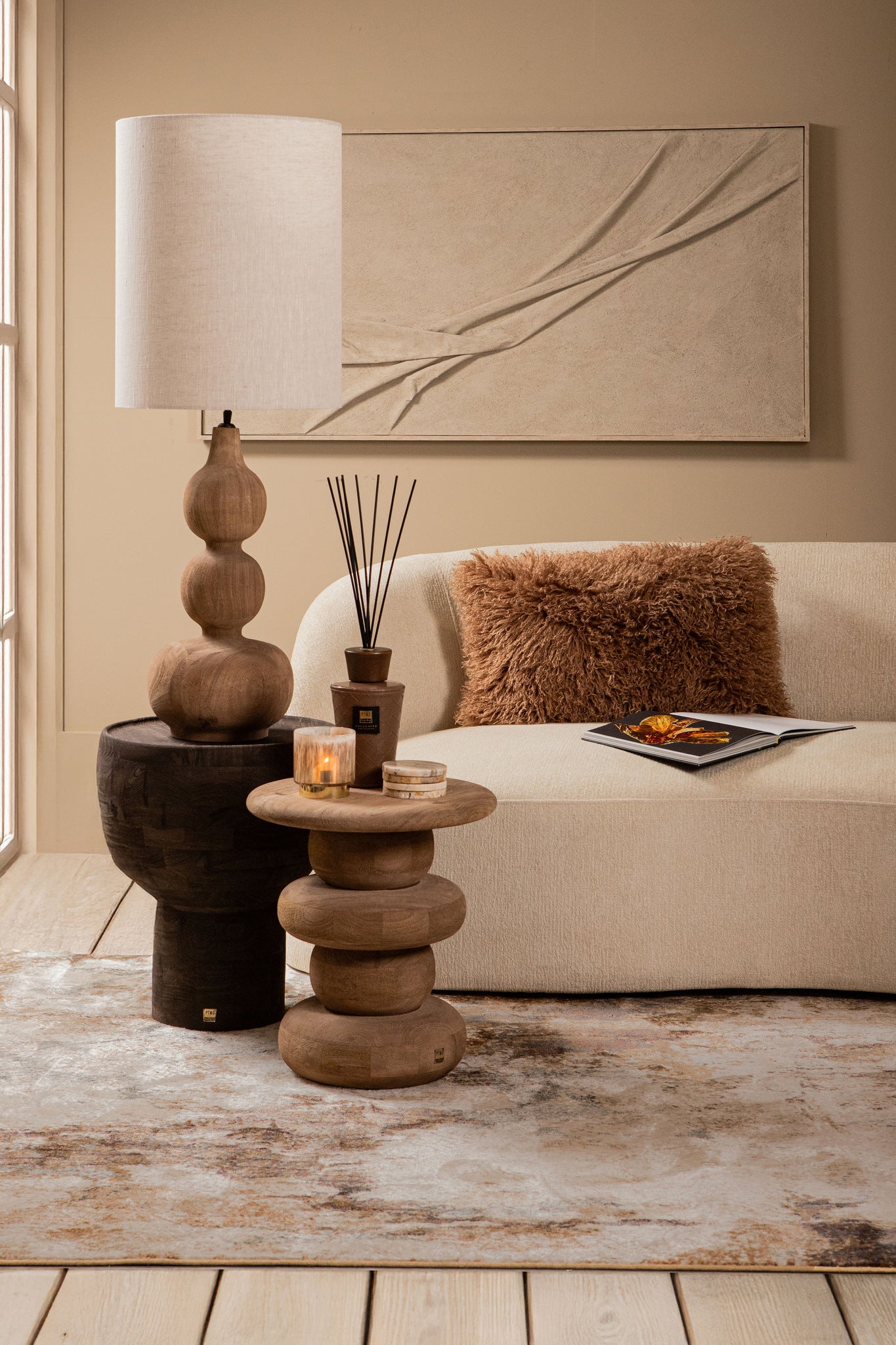 Erno Brown mango wood sidetable on base round - Photo 2