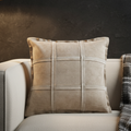 Housse de Coussin Cobie — Taupe Cuir Suédé Carré S